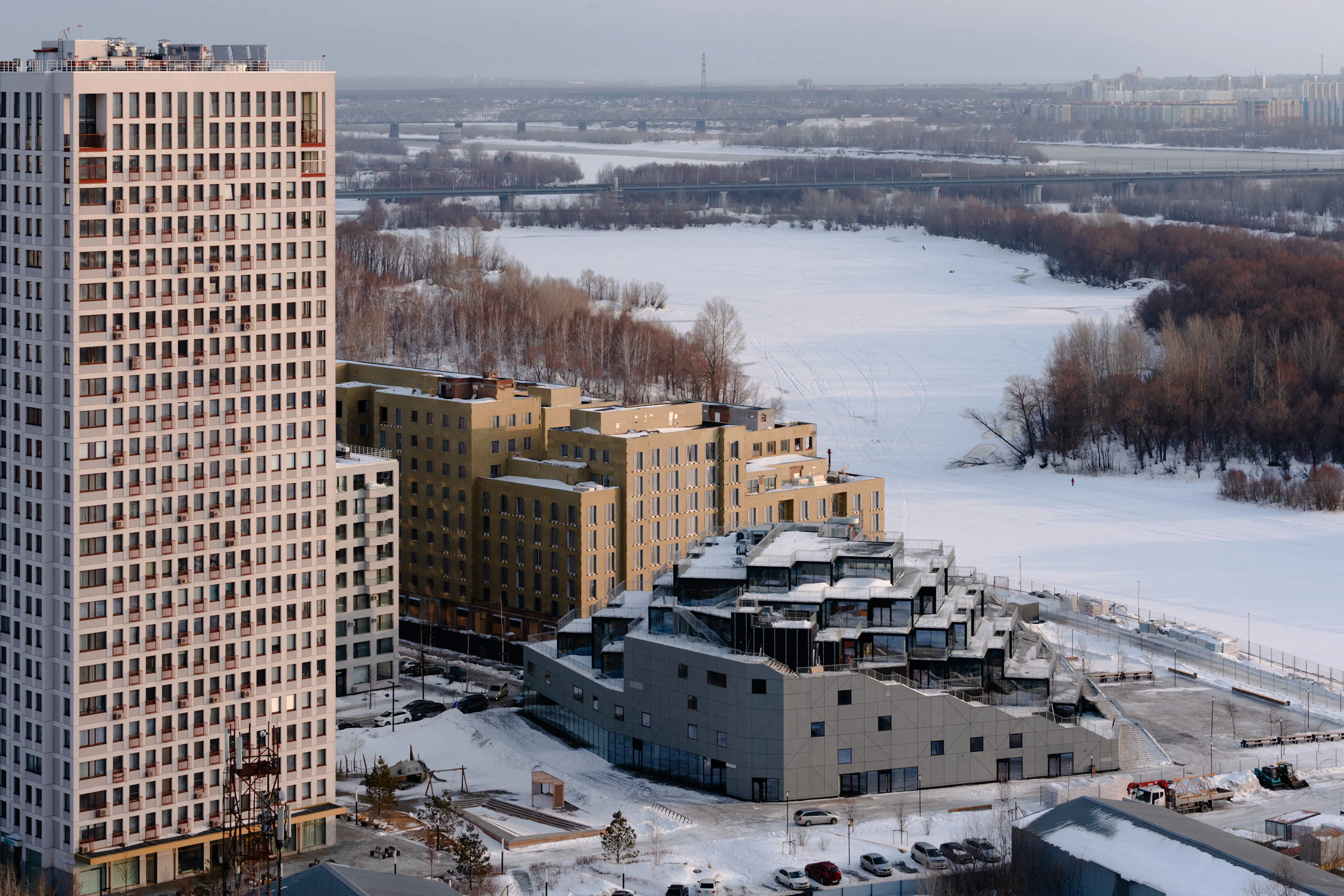 Multifunctional community center based on parking in the "European Riverfront" — 2