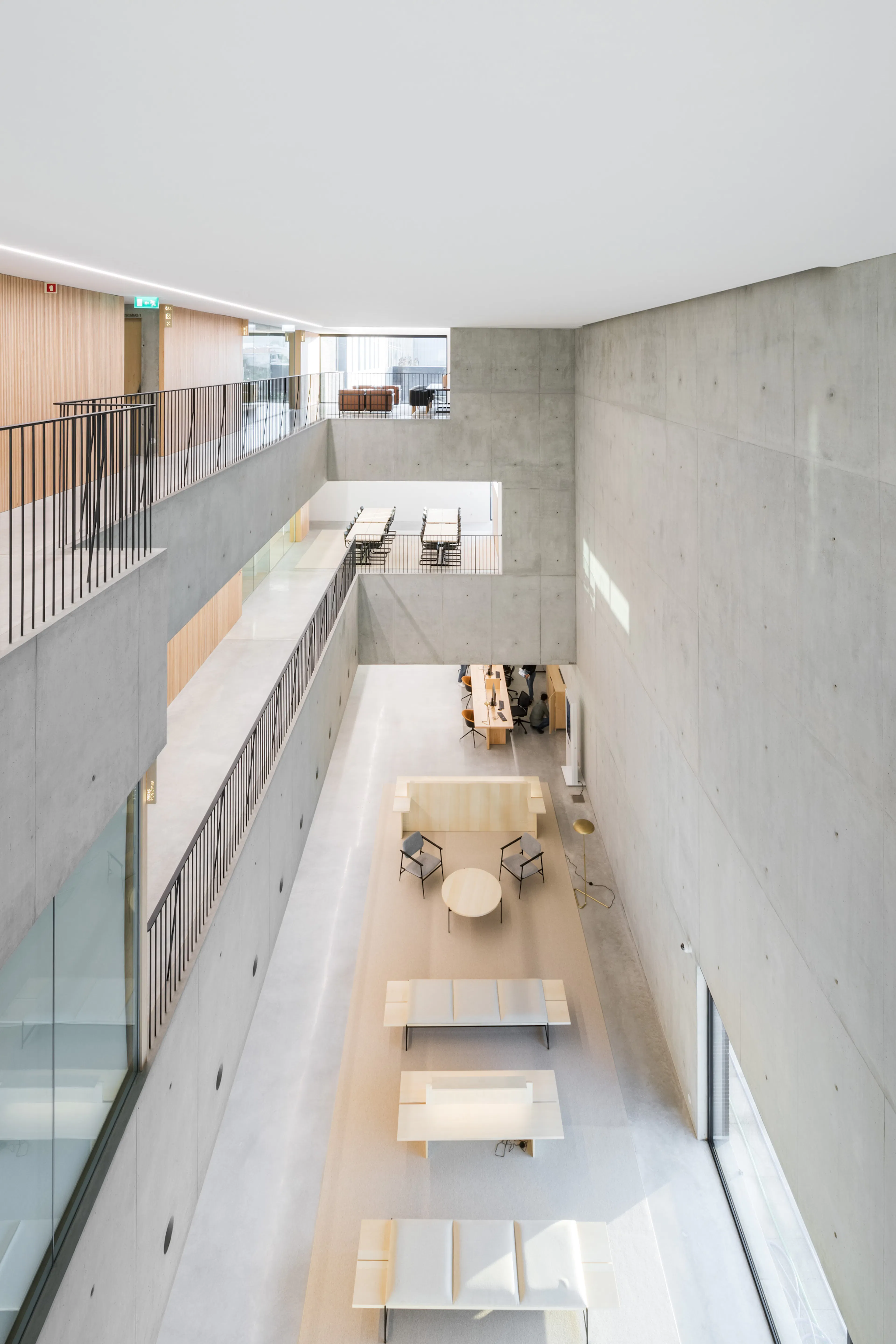 R A I A T - T O W N H A L L | 2023 — 12