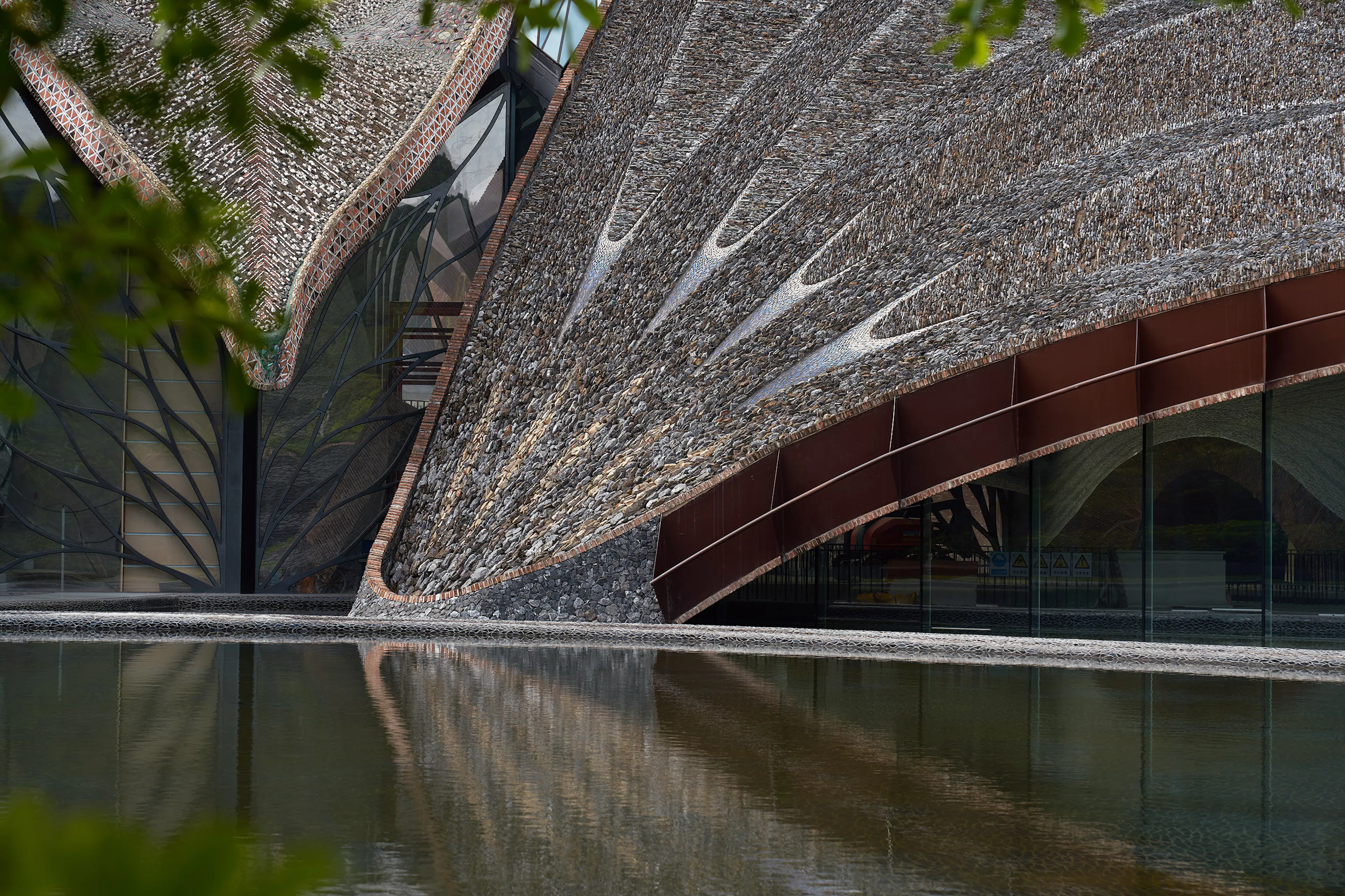 Marisfrolg Fashion Campus — 5