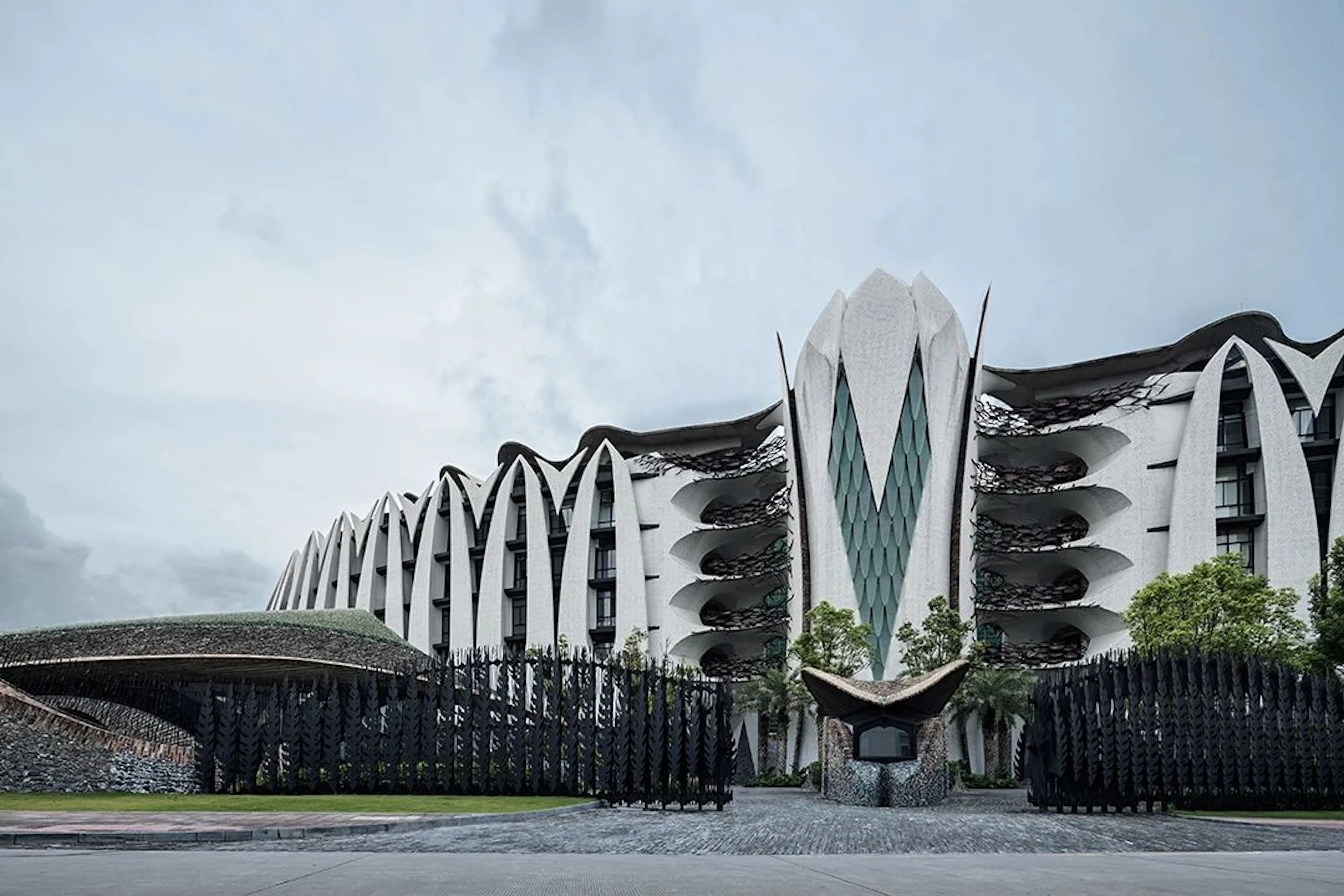 Marisfrolg Fashion Campus — 3