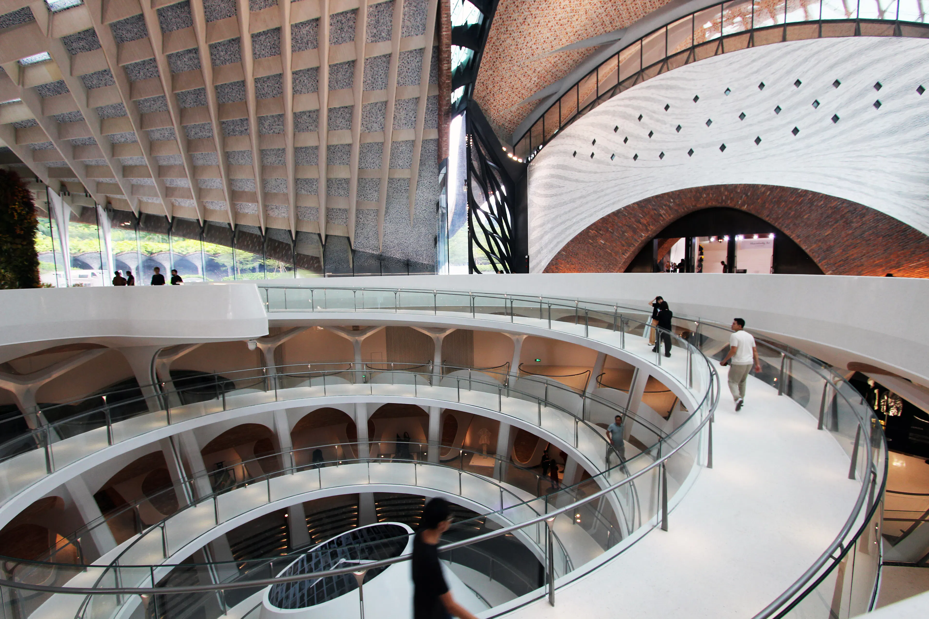 Marisfrolg Fashion Campus — 20