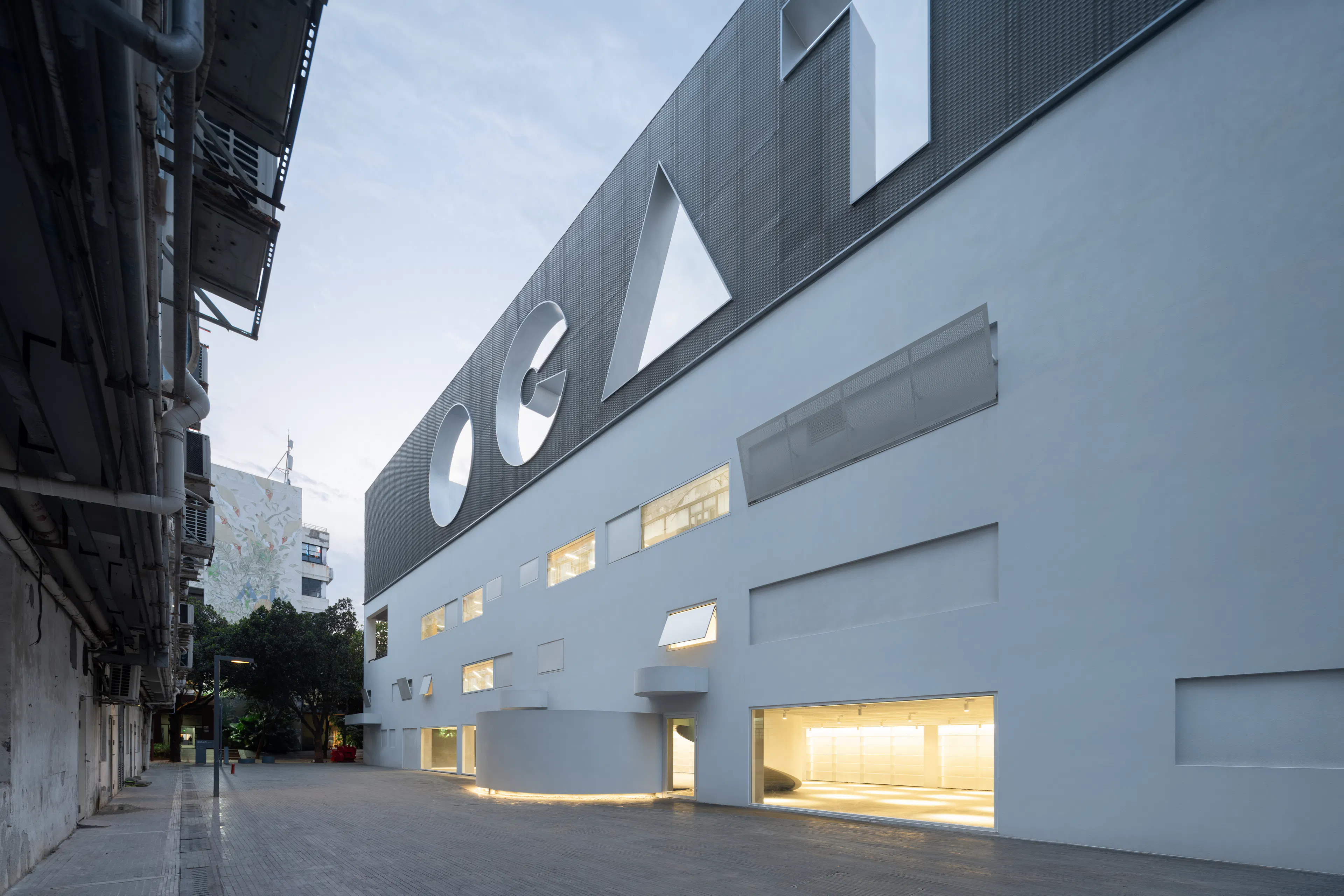 OCAT(OCT Contemporary Art Terminal) - B10 — 2