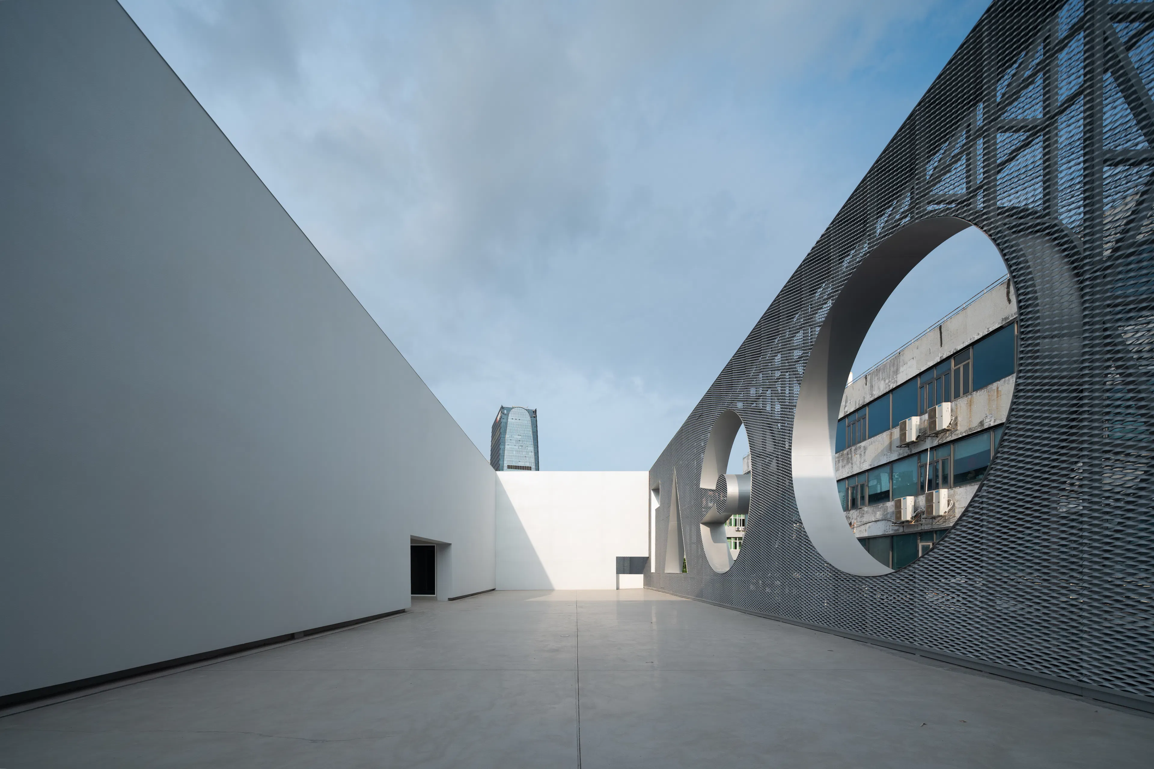 OCAT(OCT Contemporary Art Terminal) - B10 — 20