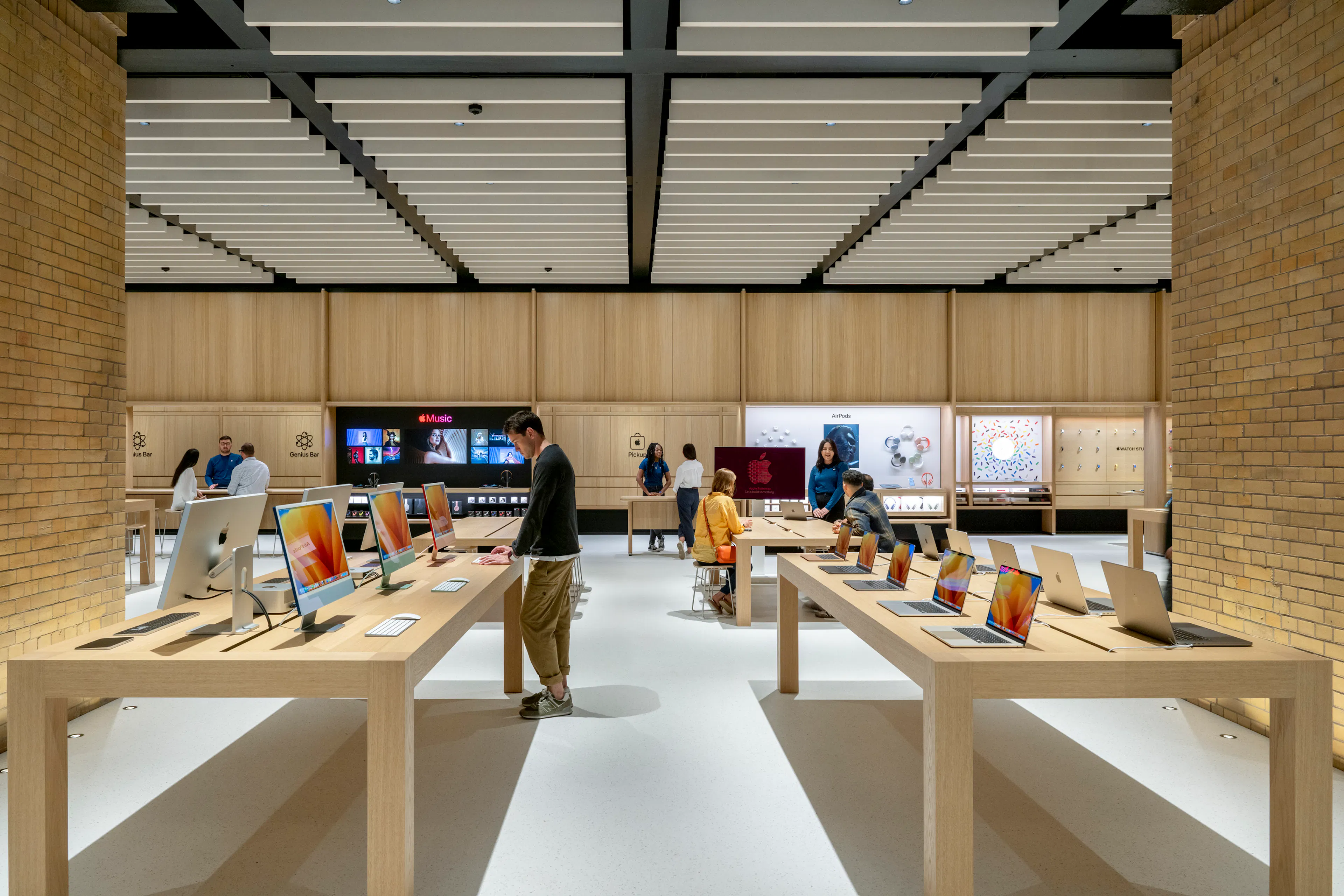 Apple Battersea — 3