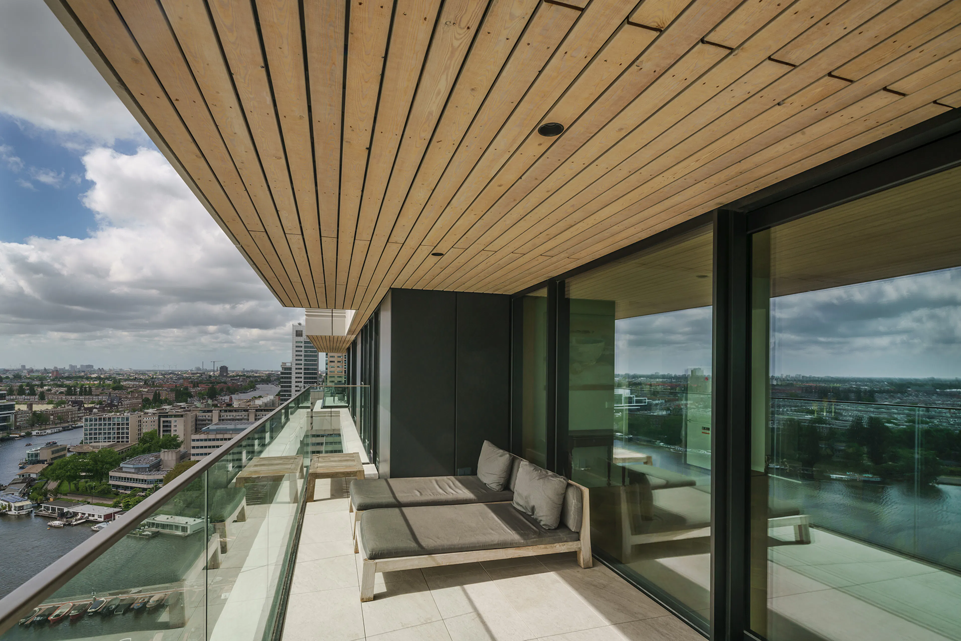 HAUT Amsterdam — 10