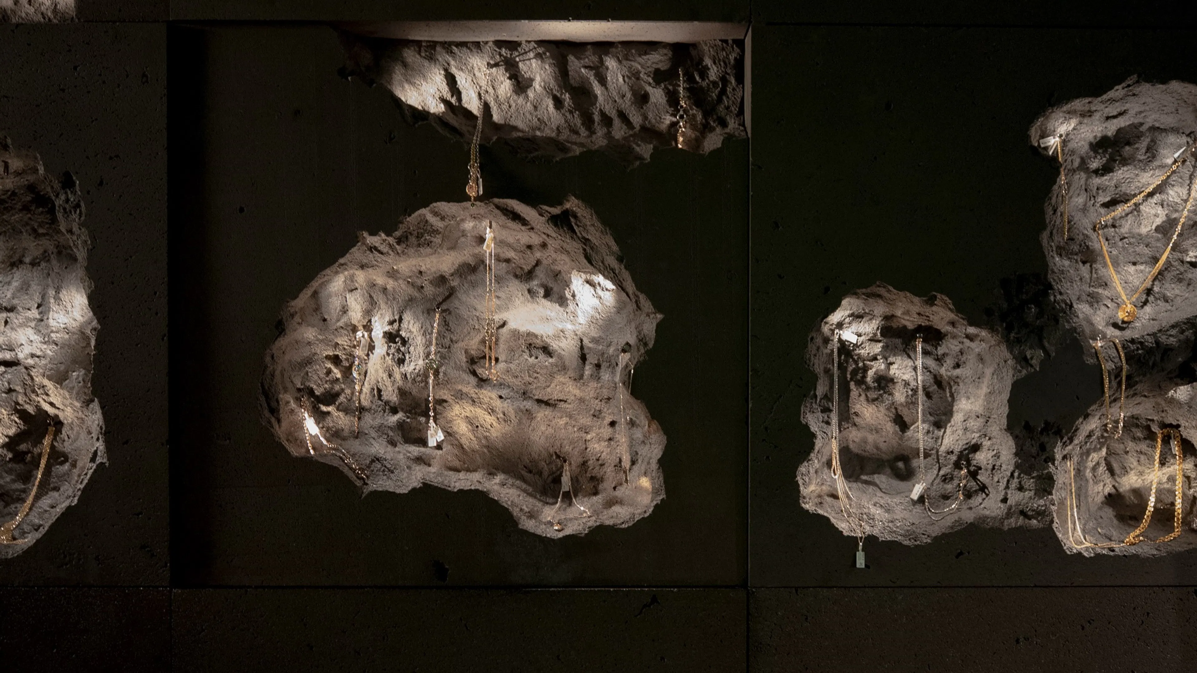 Beheshti Gold Gallery (Bijou Shop in Tehran Grand Bazaar) — 8