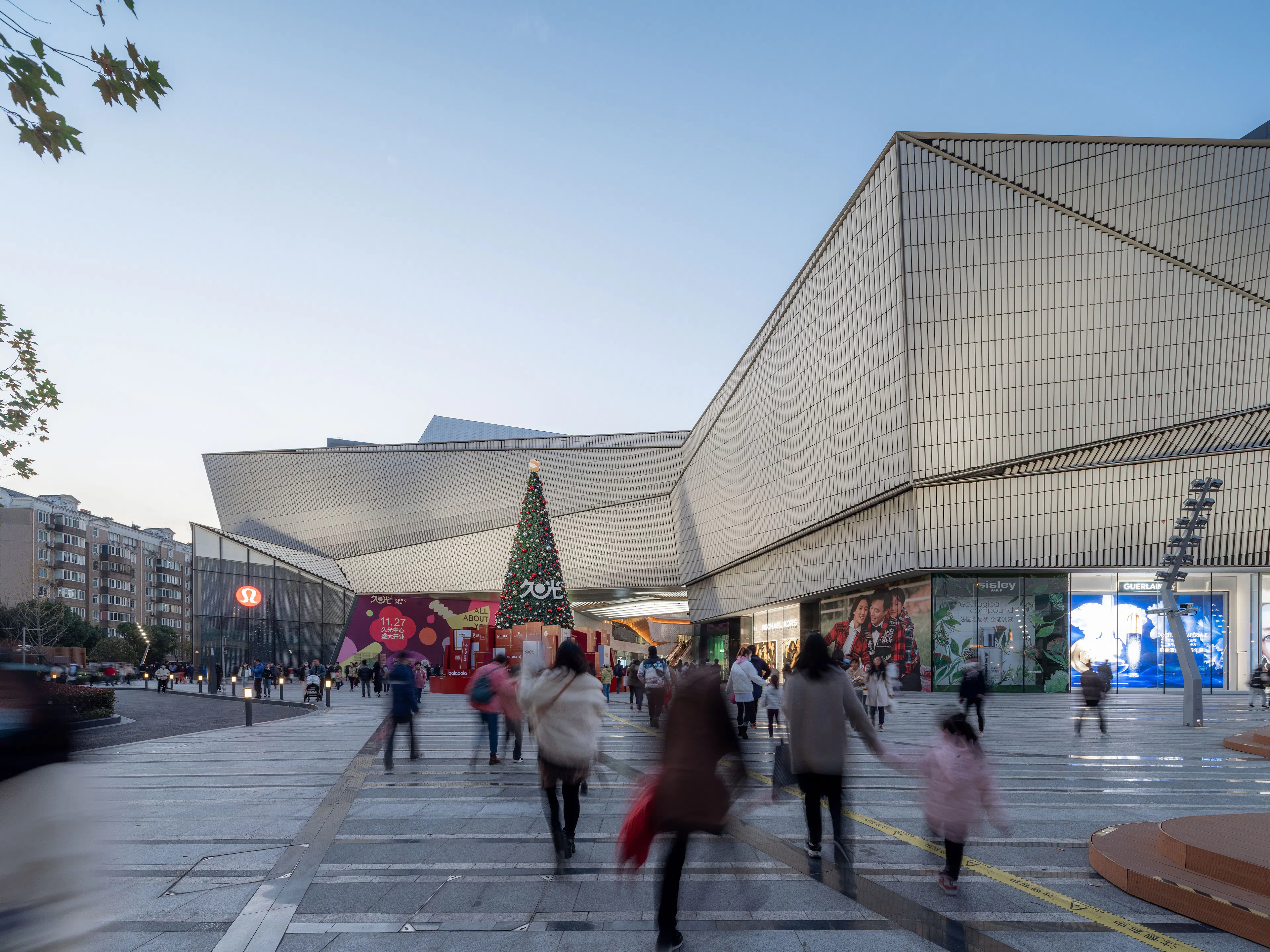 Shanghai jiuguang center — 6