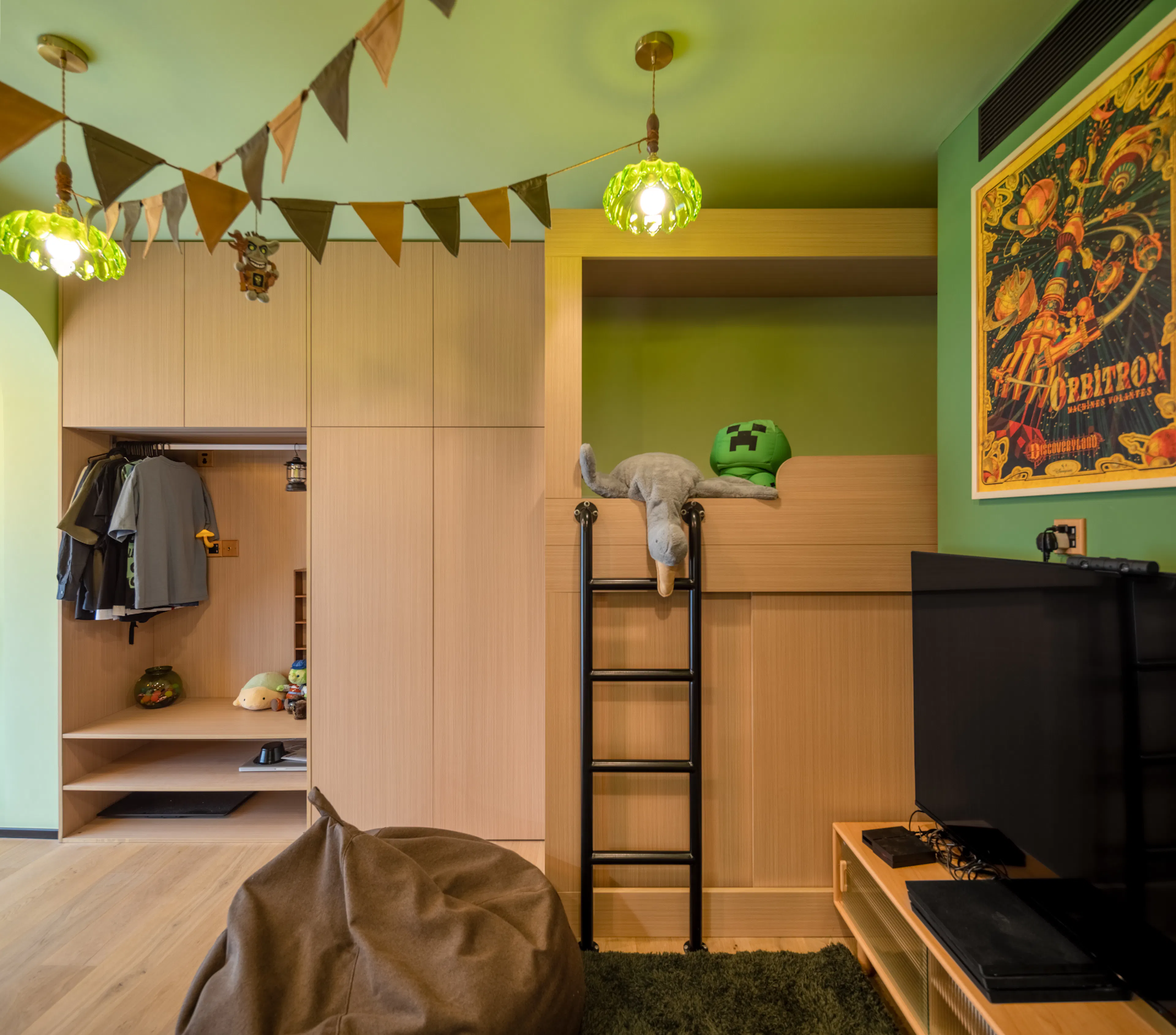 Vlogger Aguai's Home — 28