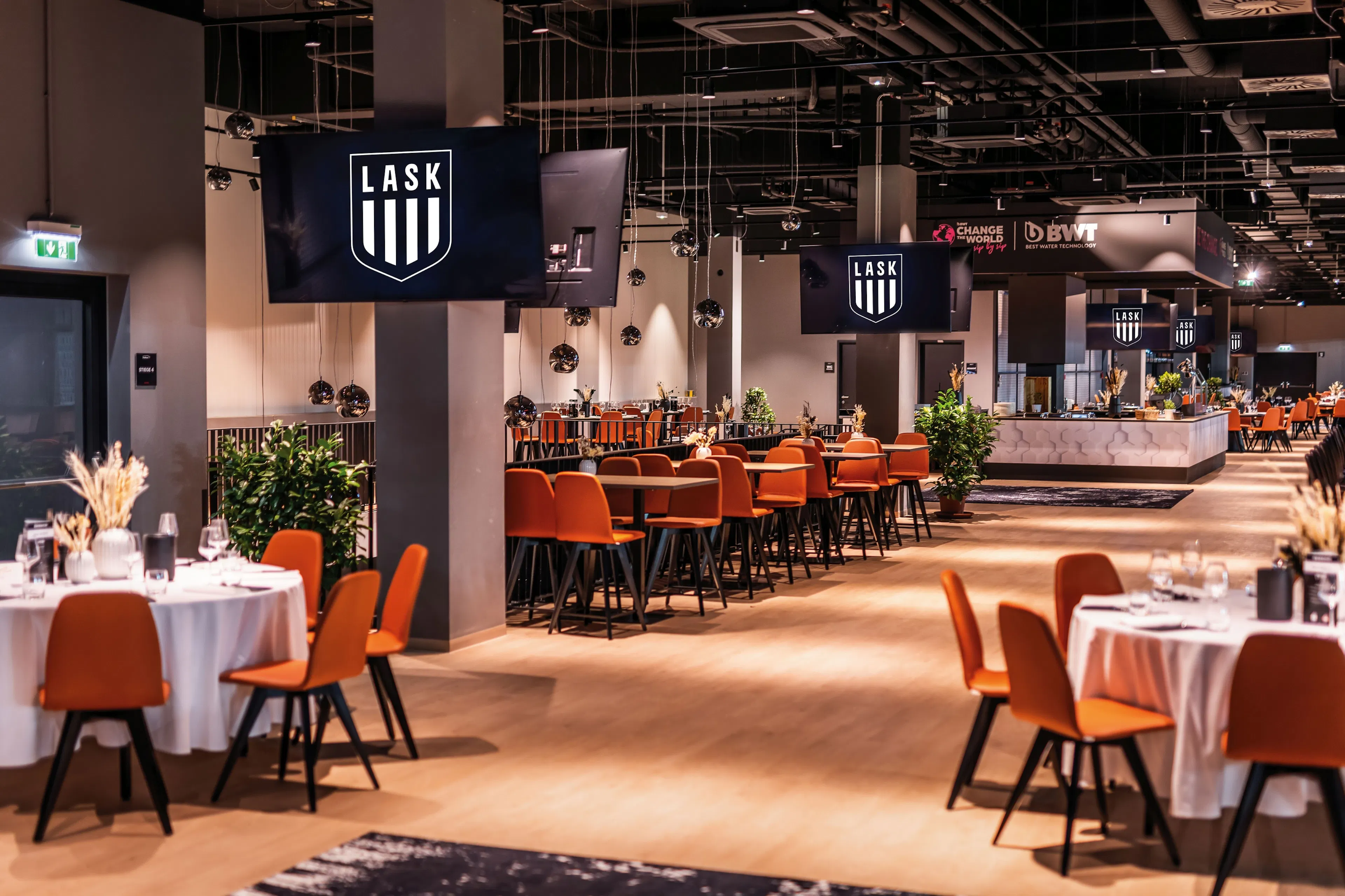 Raiffeisen Arena Linz — 4