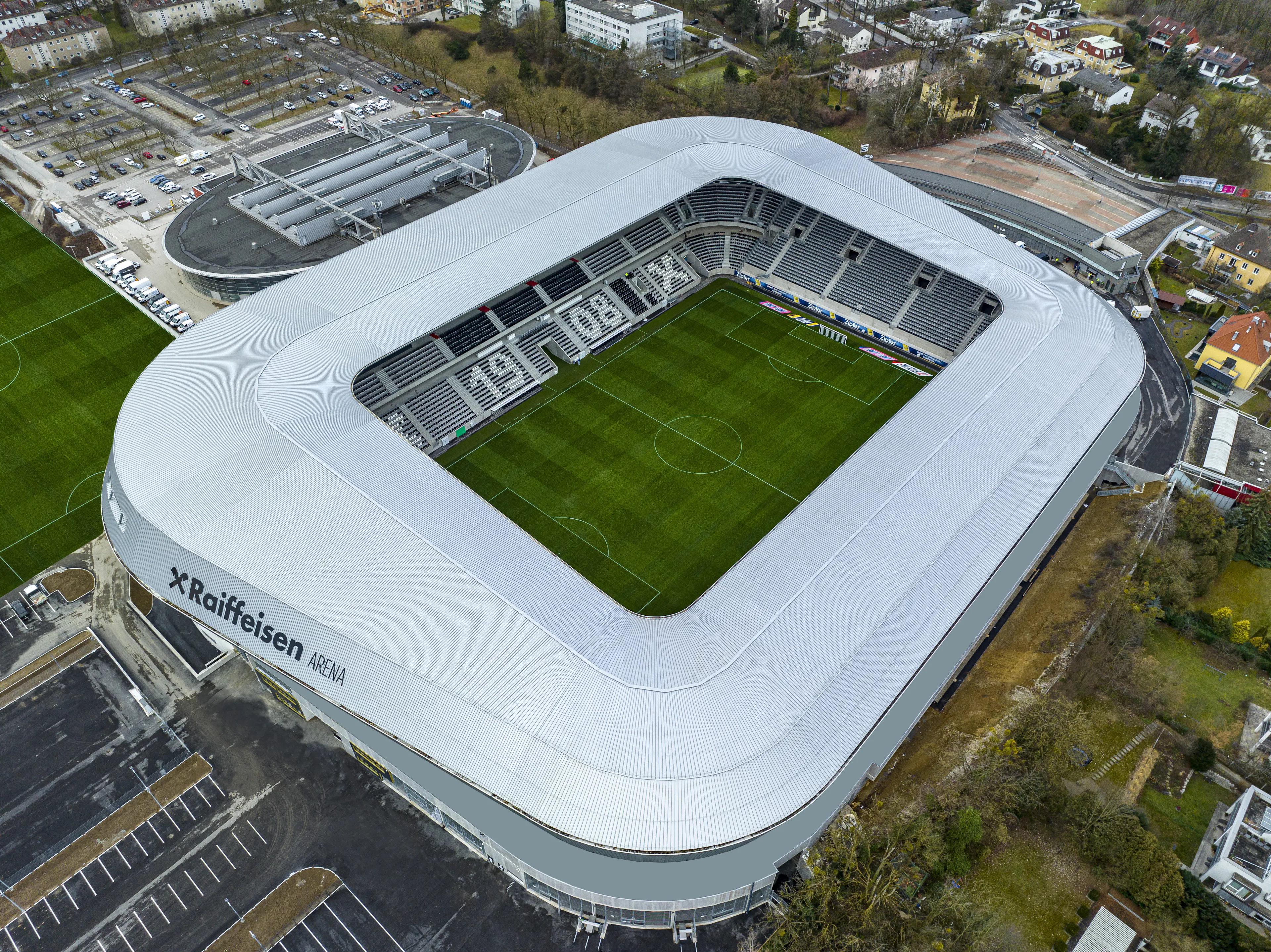 Raiffeisen Arena Linz — 9