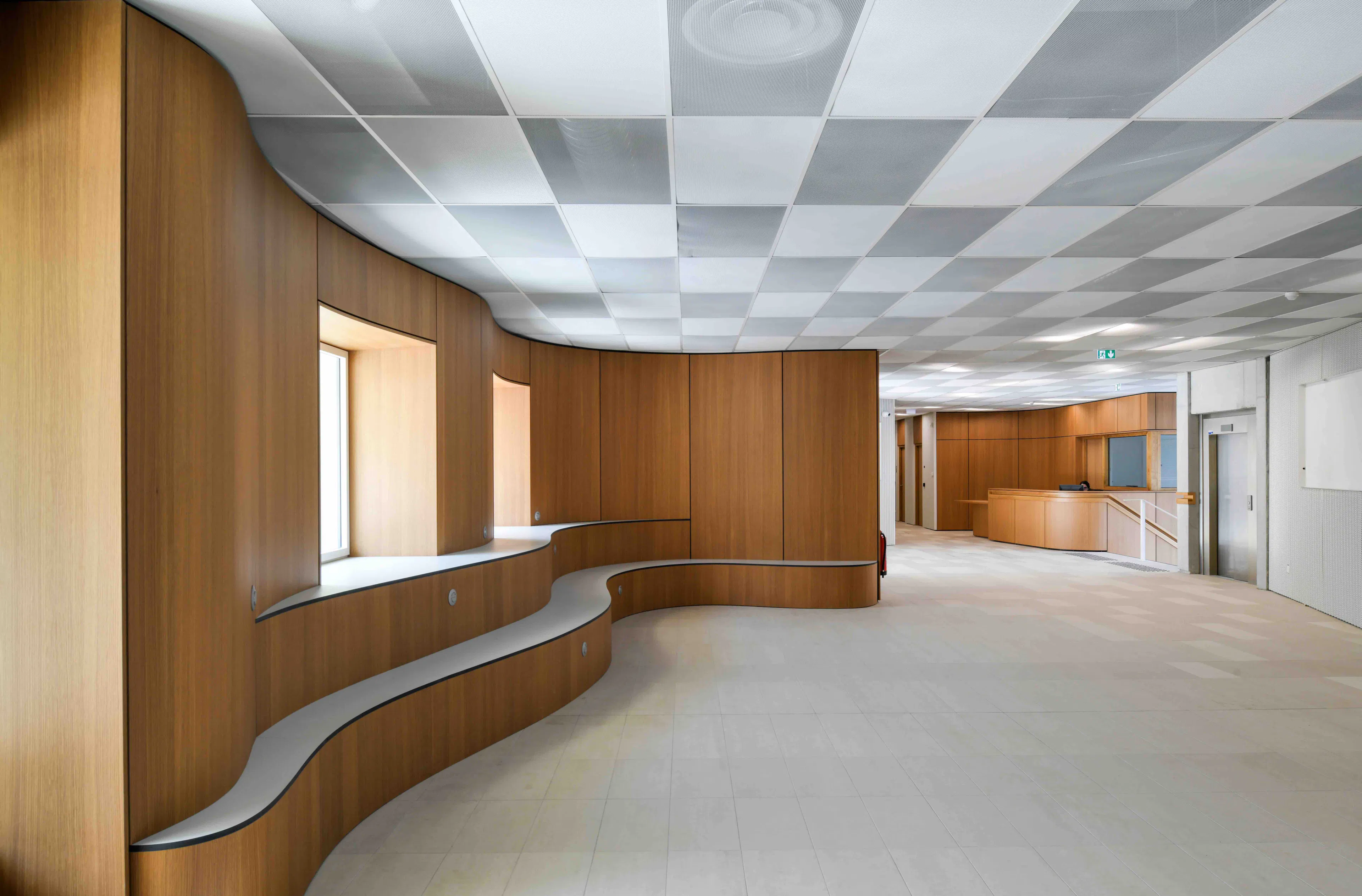 ESSCA School of Management Bordeaux — 4