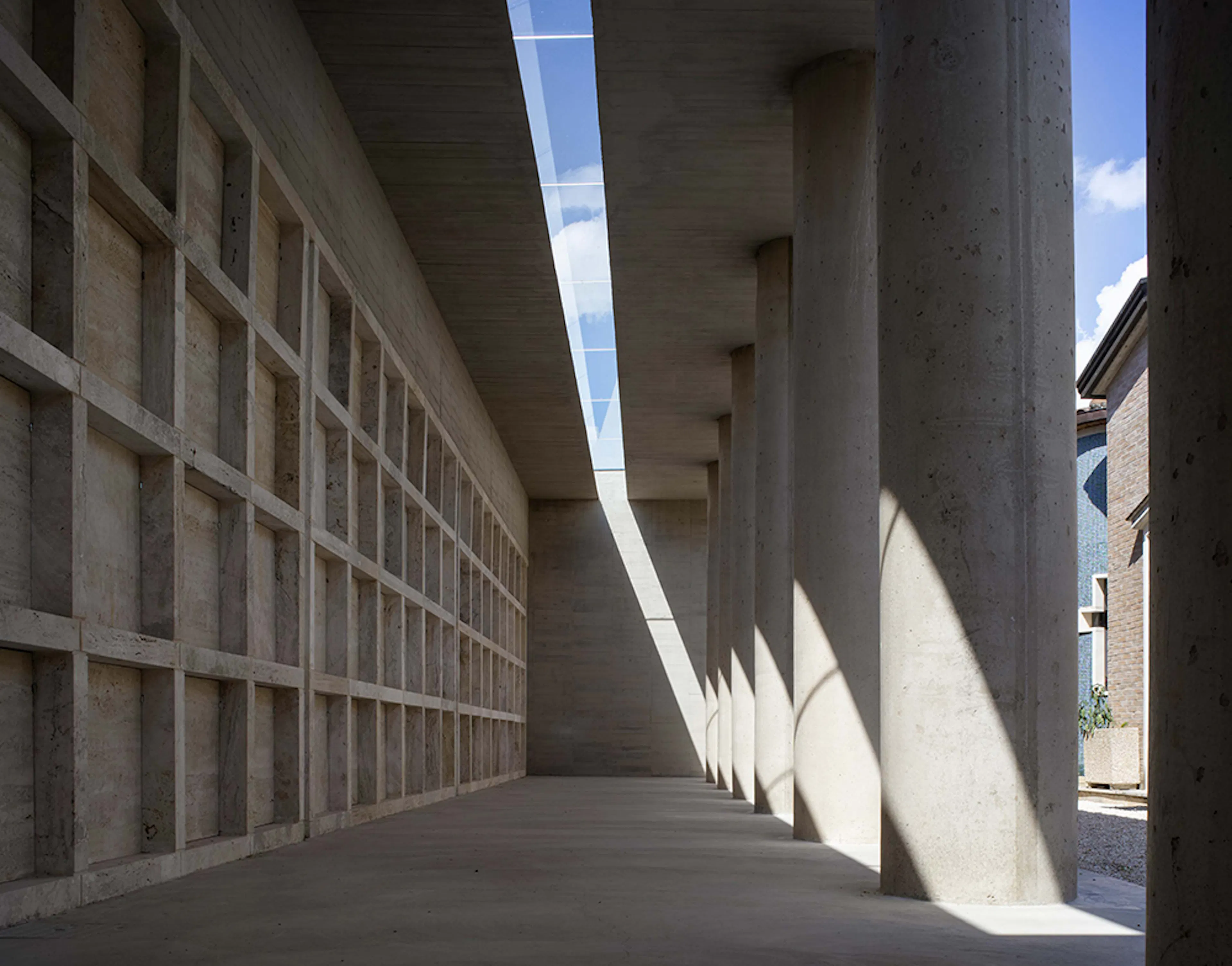 Square of Silence: Enlargement of the Gubbio Cemetery