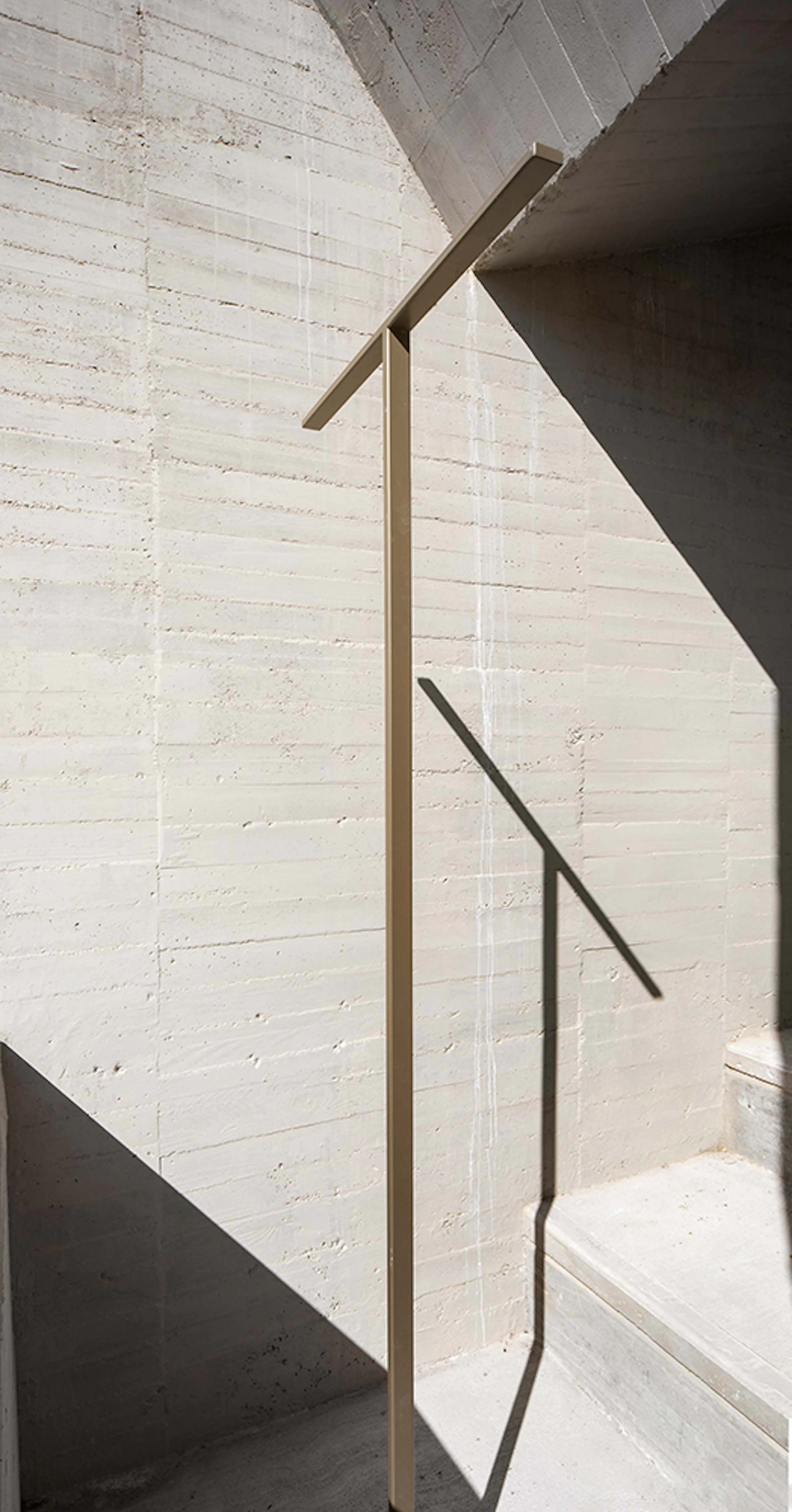 Extension and new “Chapel of the sacred landscape” in the Valfabbrica cemetery — 12