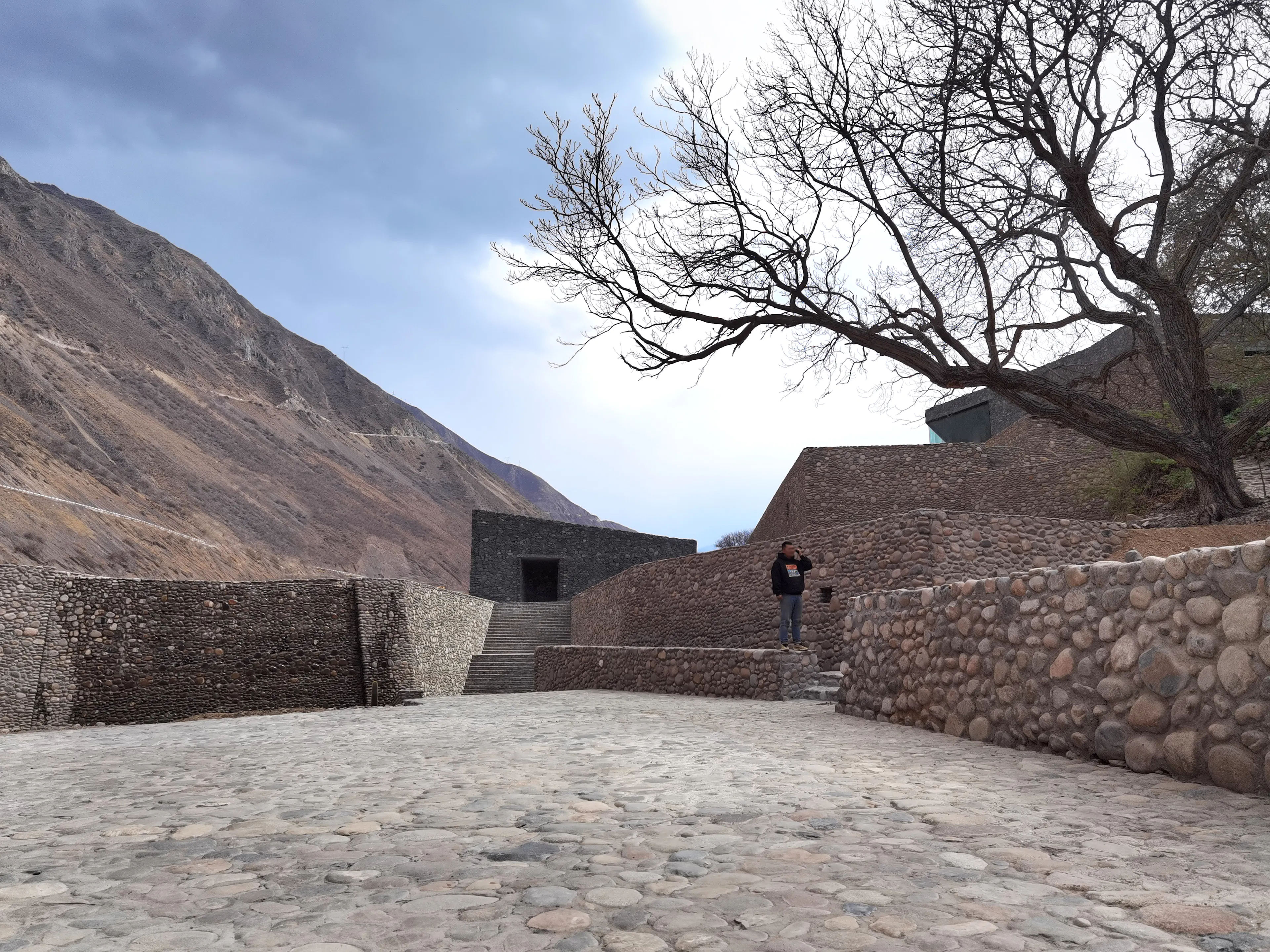 HIDE, A Link between Mountain and River Embedded in Nature --- Quzika 1865 Winery complex — 4