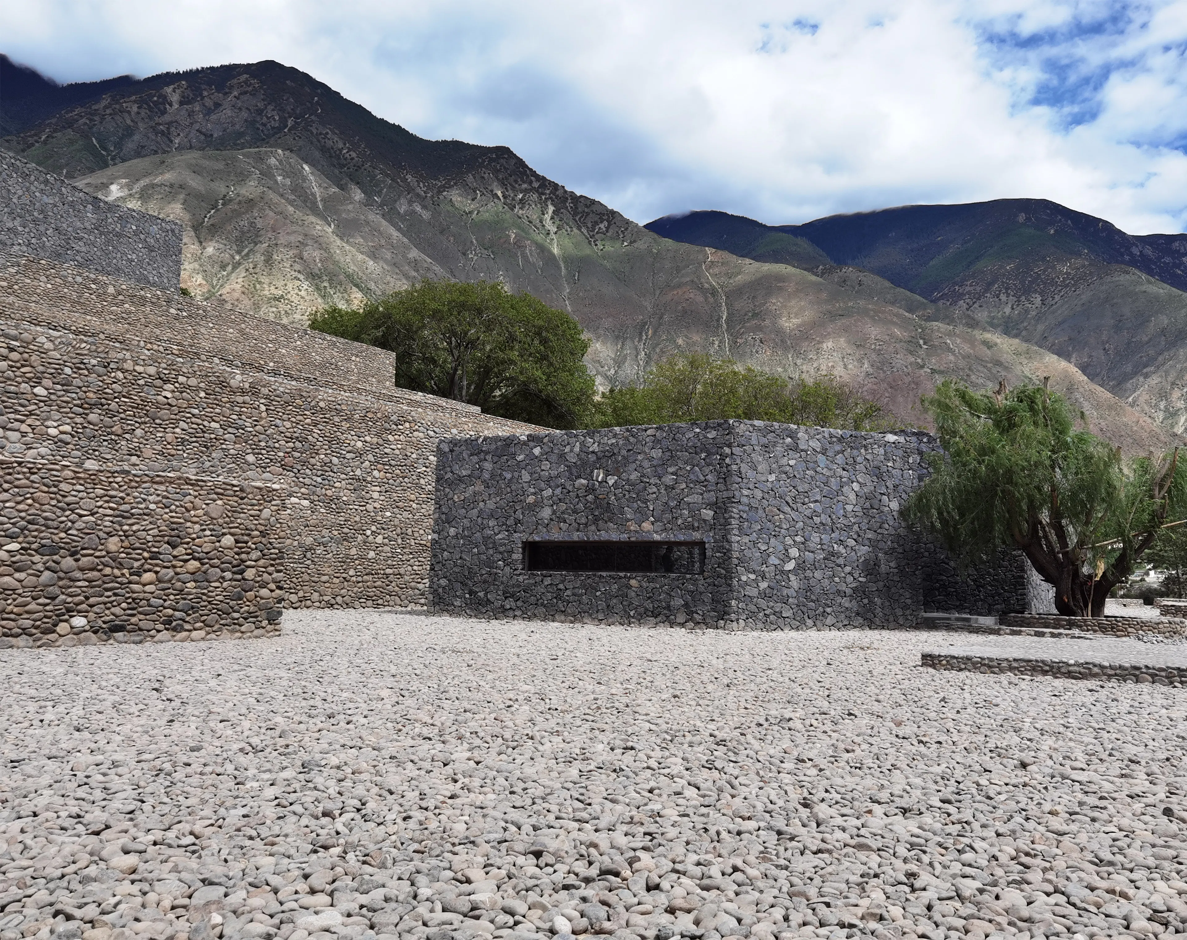 HIDE, A Link between Mountain and River Embedded in Nature --- Quzika 1865 Winery complex — 11