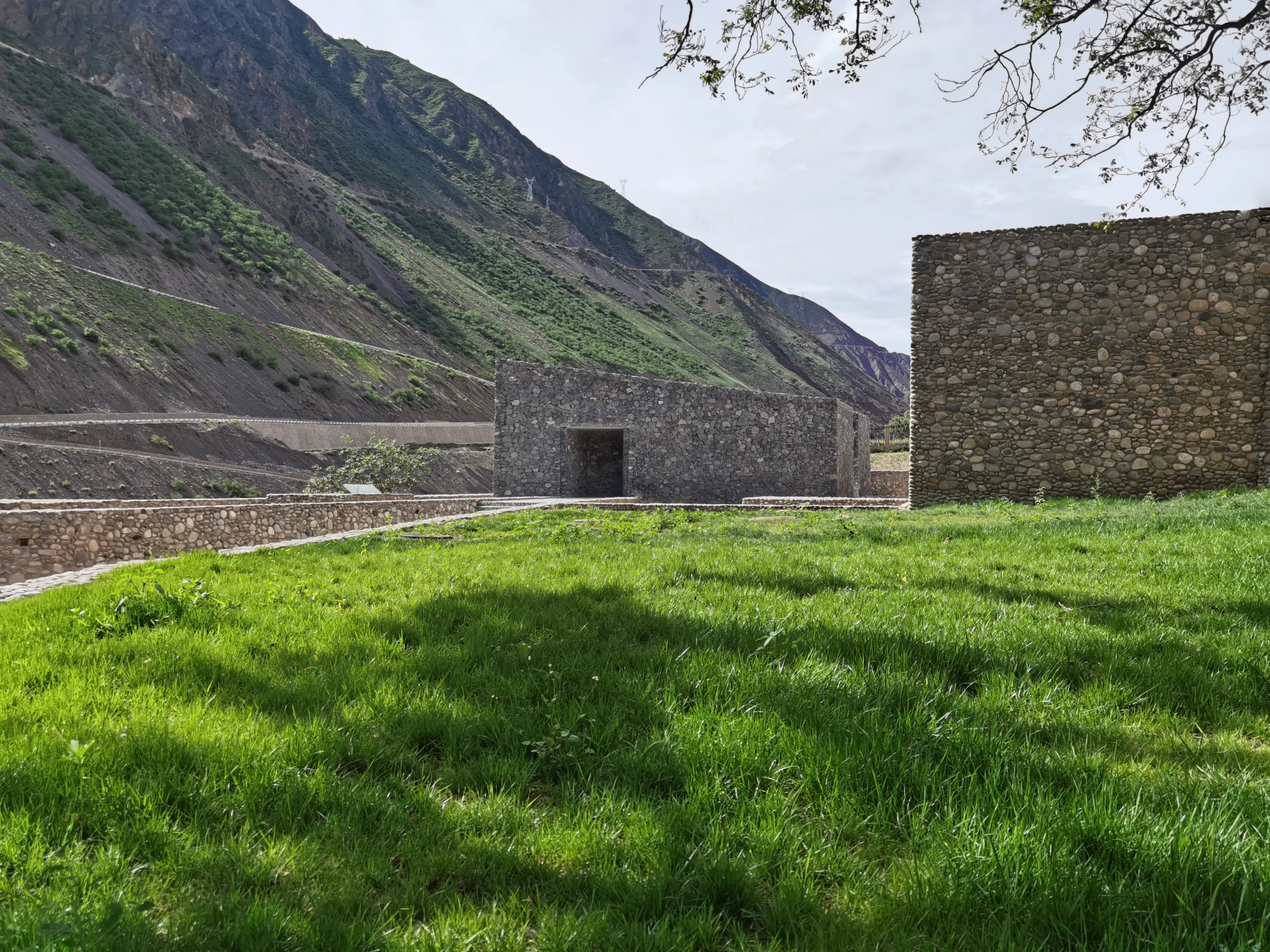 HIDE, A Link between Mountain and River Embedded in Nature --- Quzika 1865 Winery complex — 22