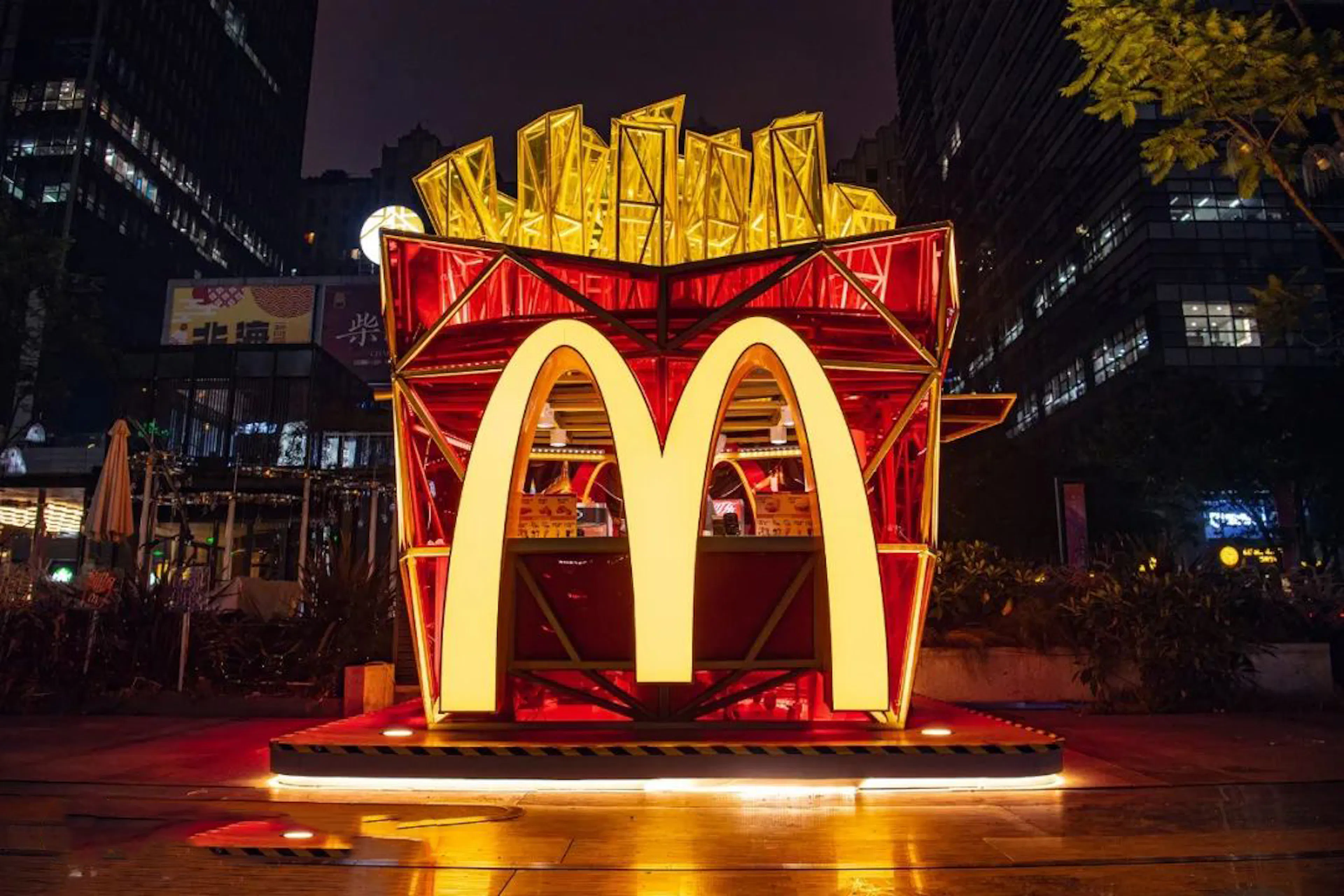 "McDonald's Three Brothers" Pop-up Store — 1