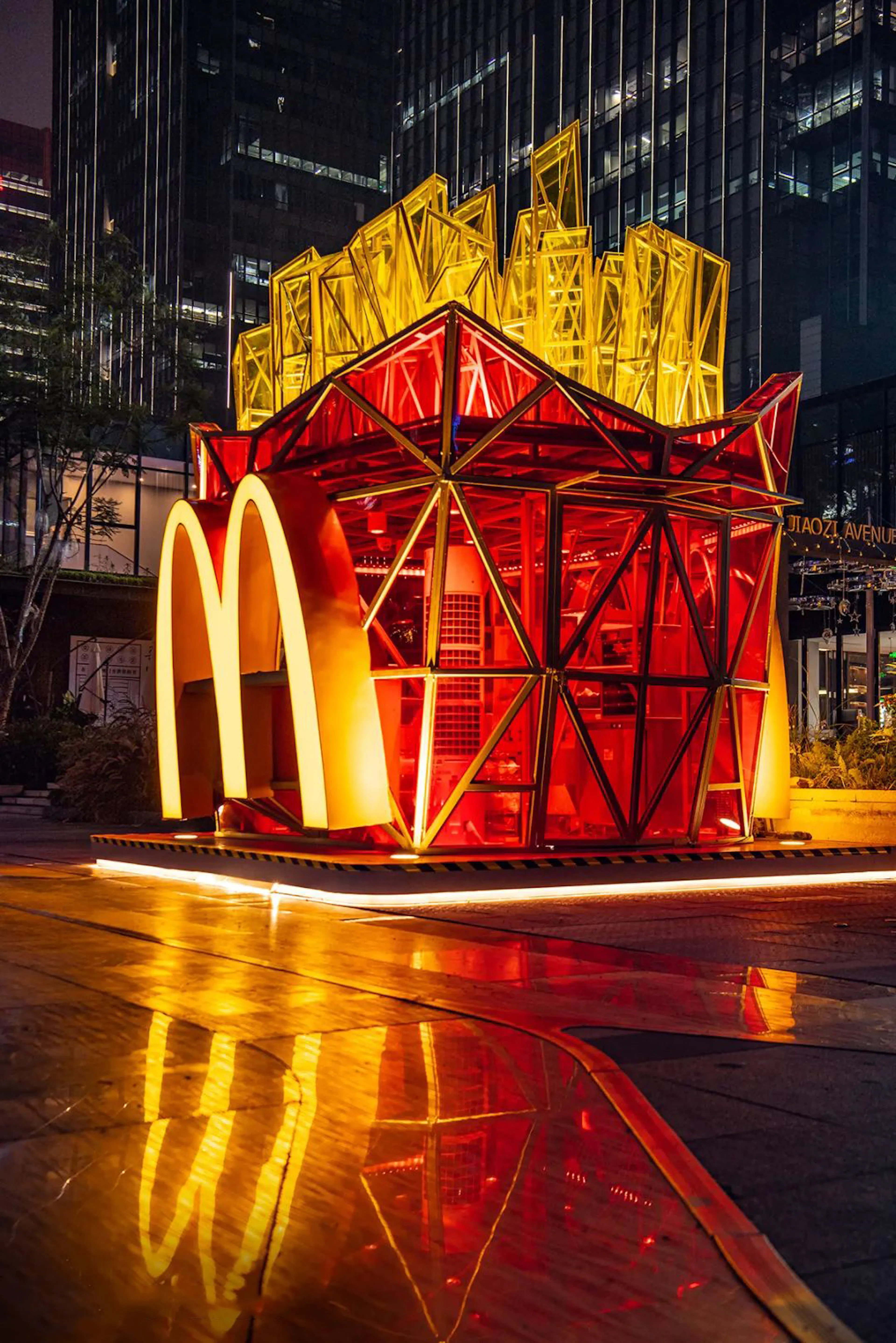 "McDonald's Three Brothers" Pop-up Store — 4