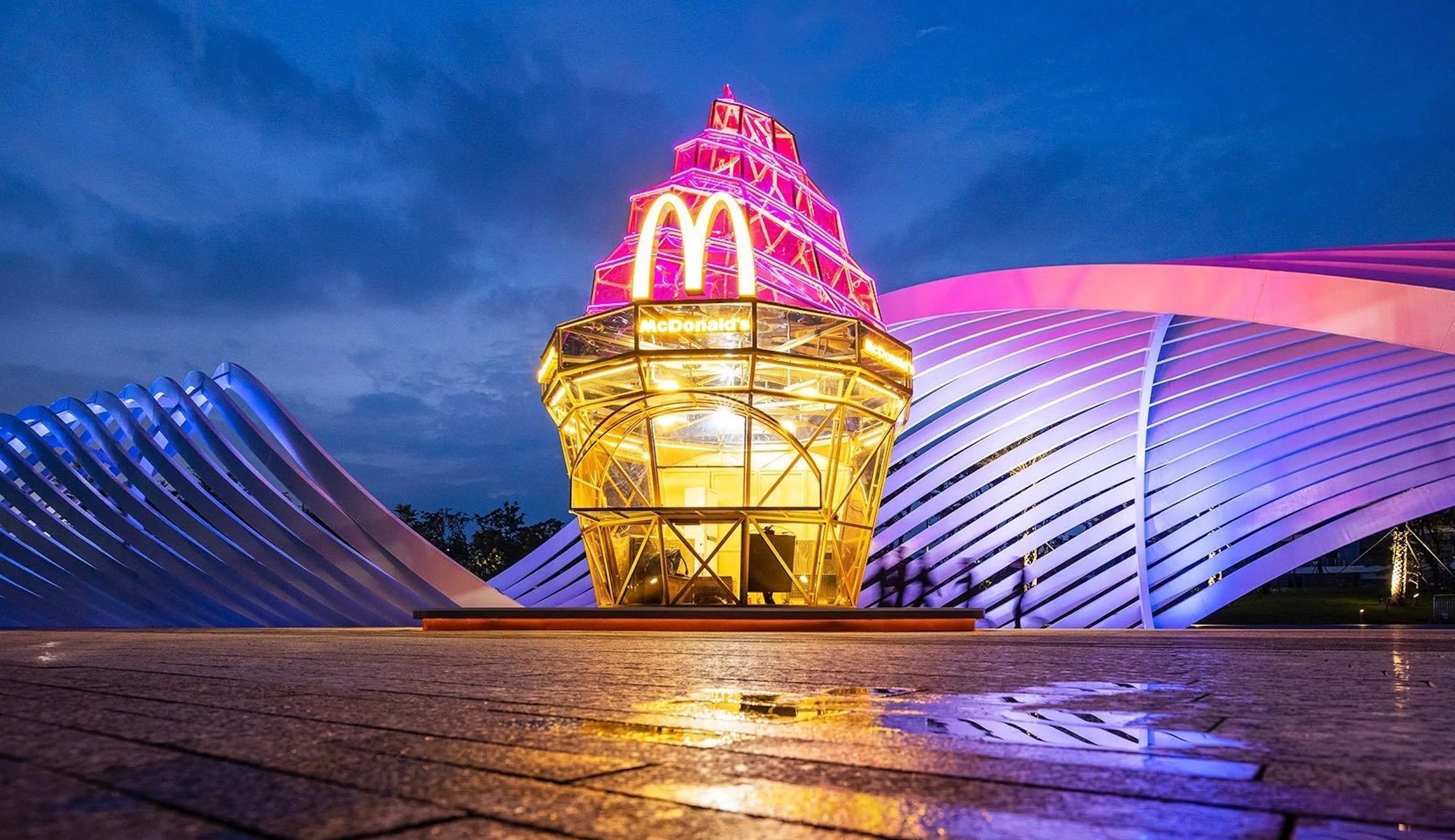 "McDonald's Three Brothers" Pop-up Store — 9