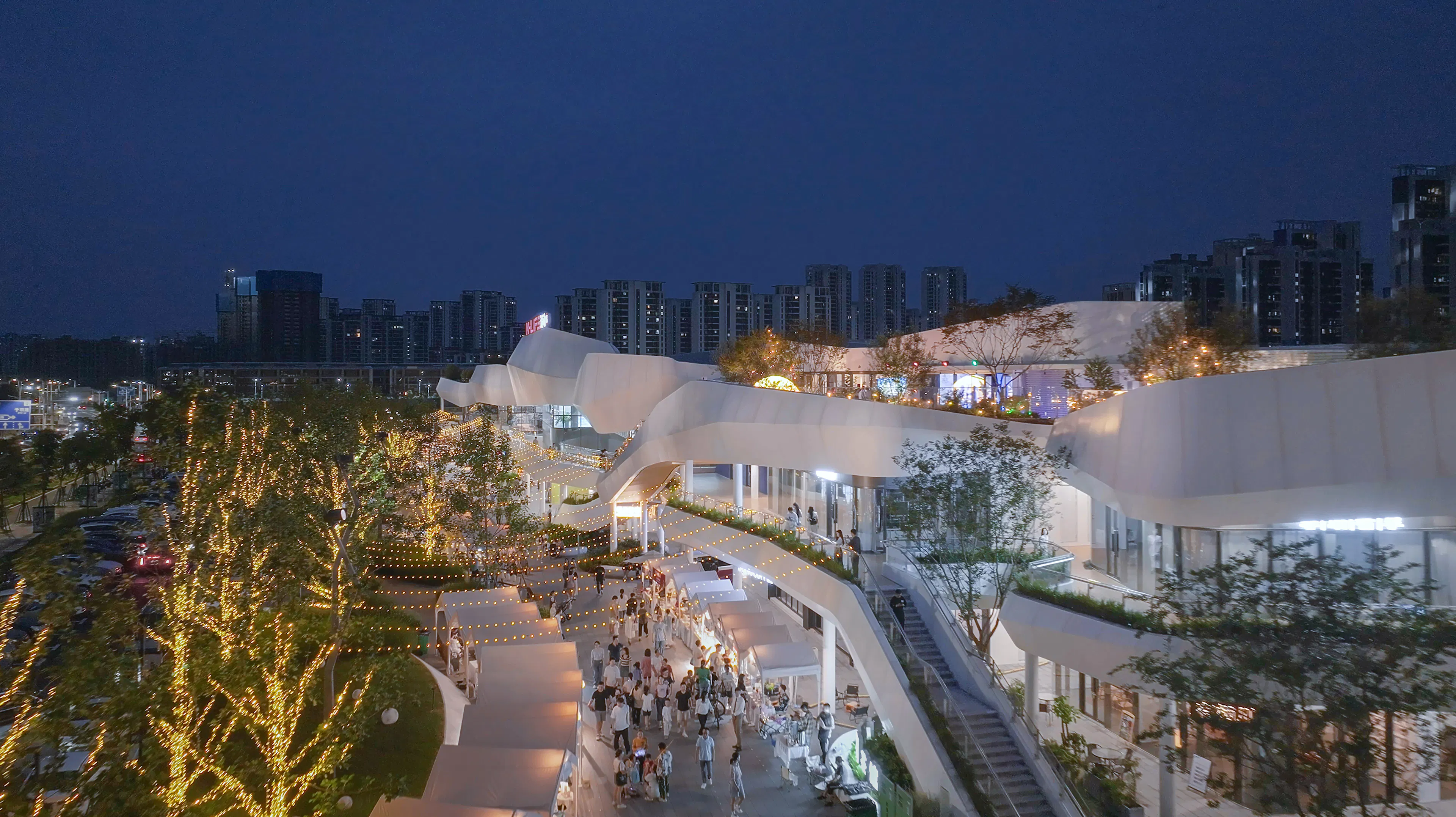 The floating pier commercial — 11