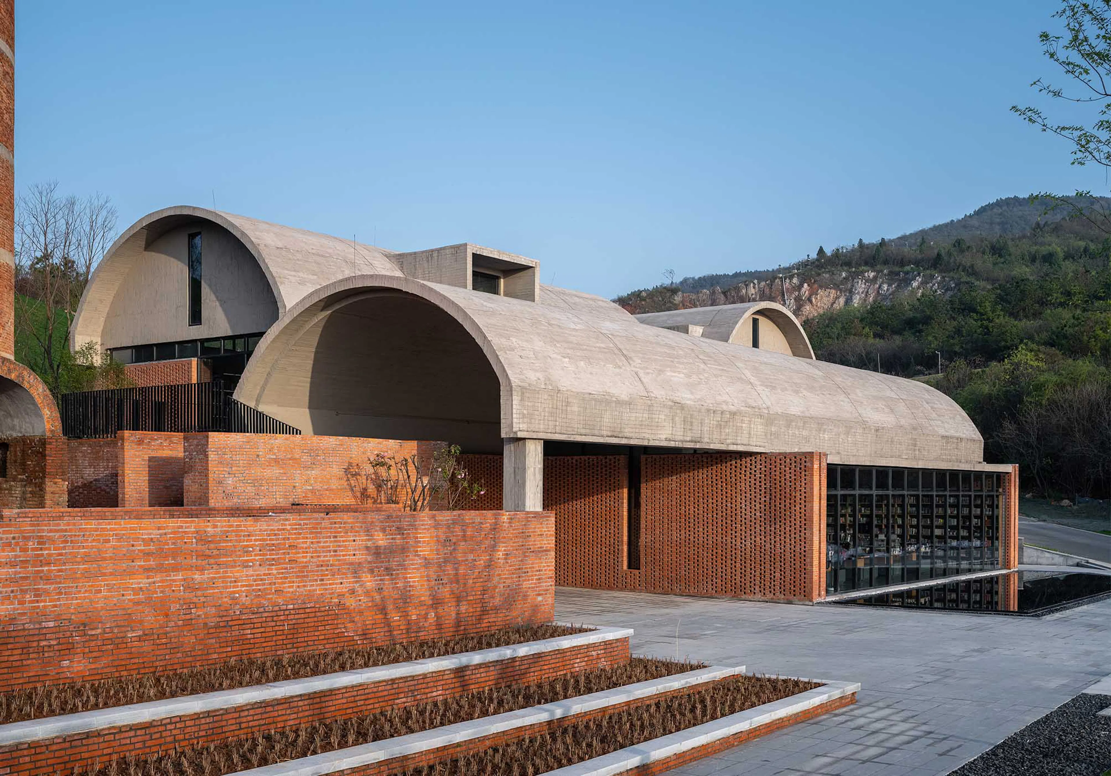 Tangshan Quarry Bookstore of Librairie Avant-garde — 8