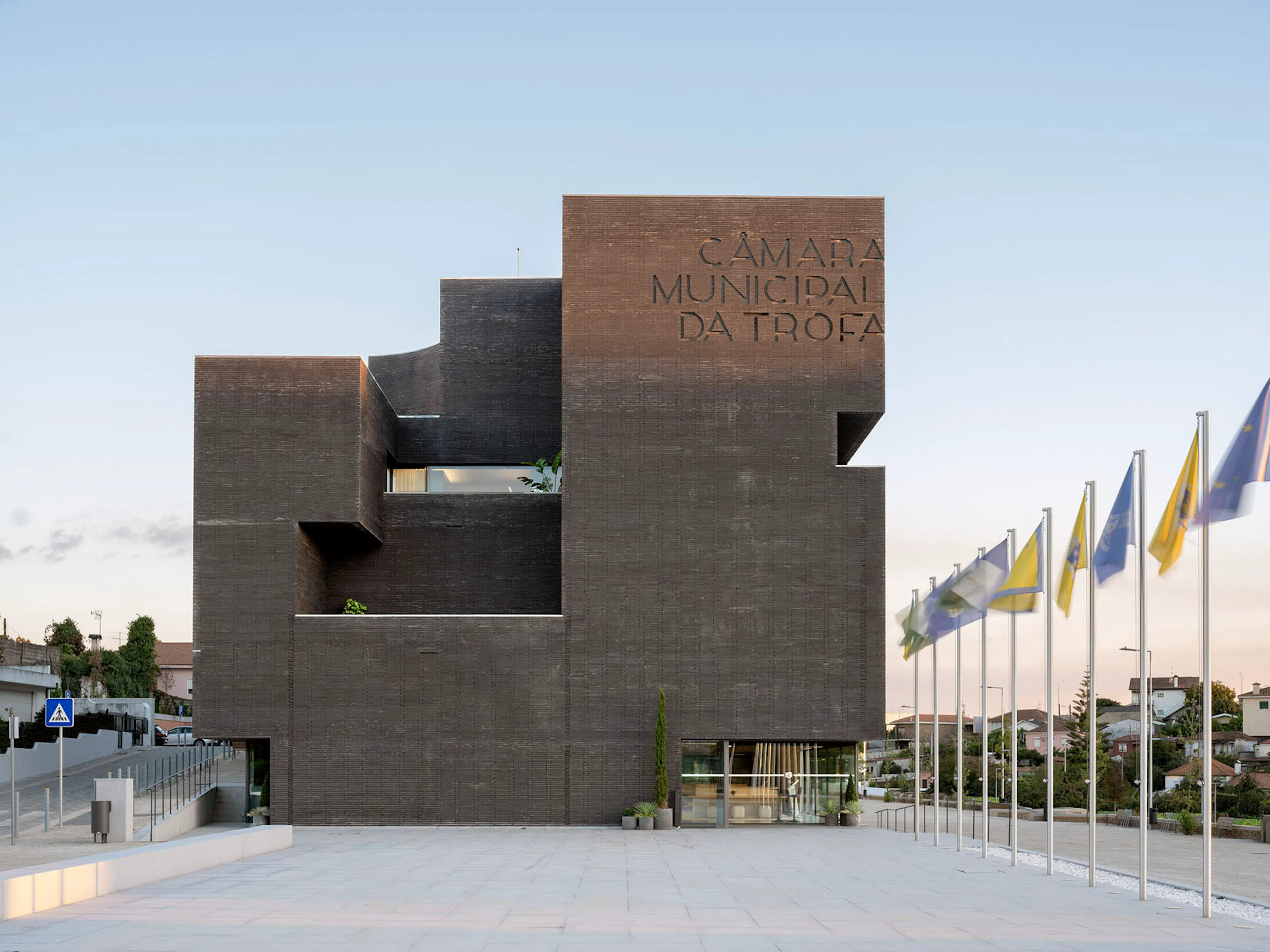 R A I A T - T O W N H A L L | 2023 — 25