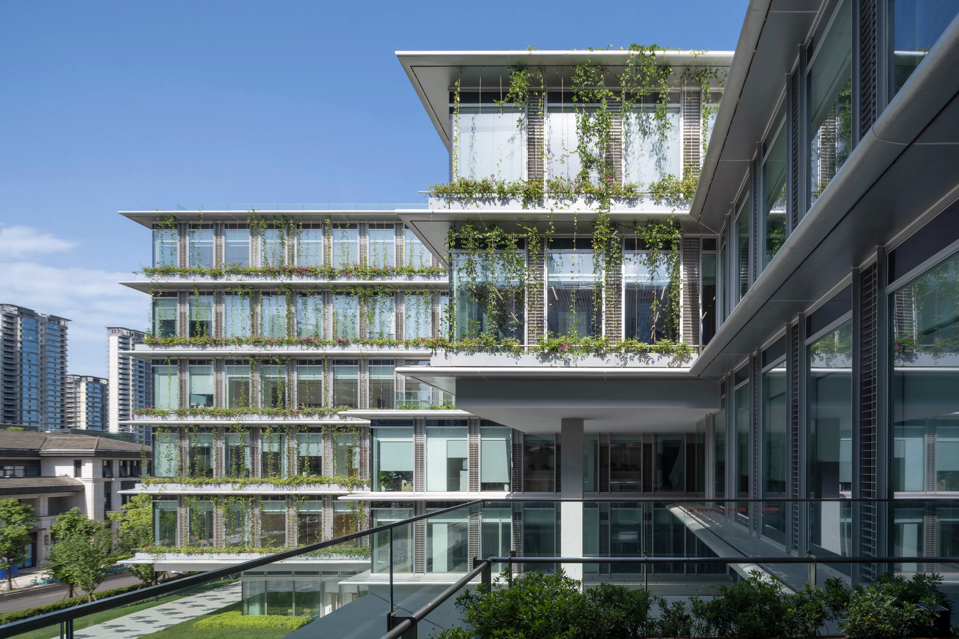 Green Module: Lakeside Headquarters — 10