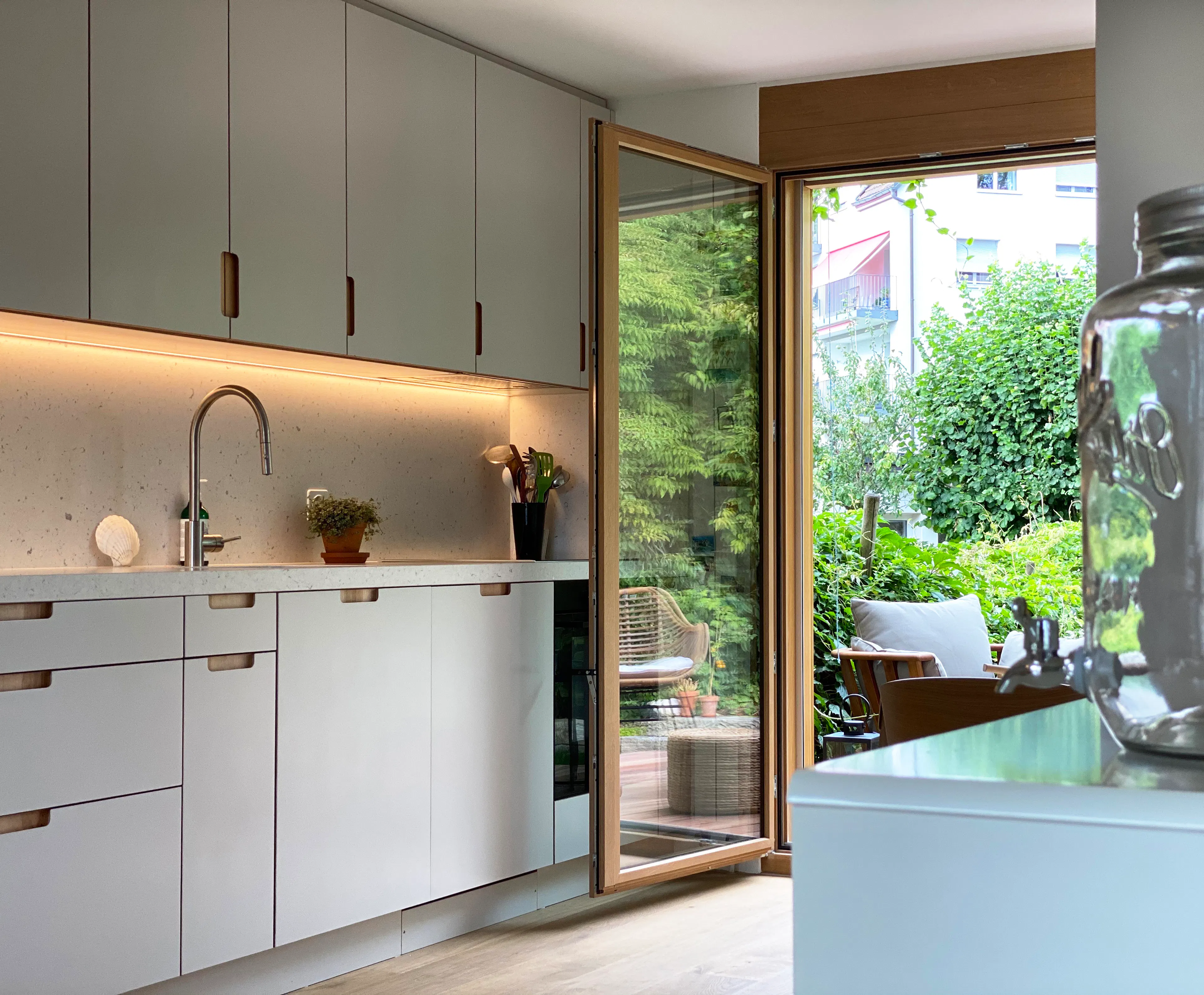 House with an Eye — 17