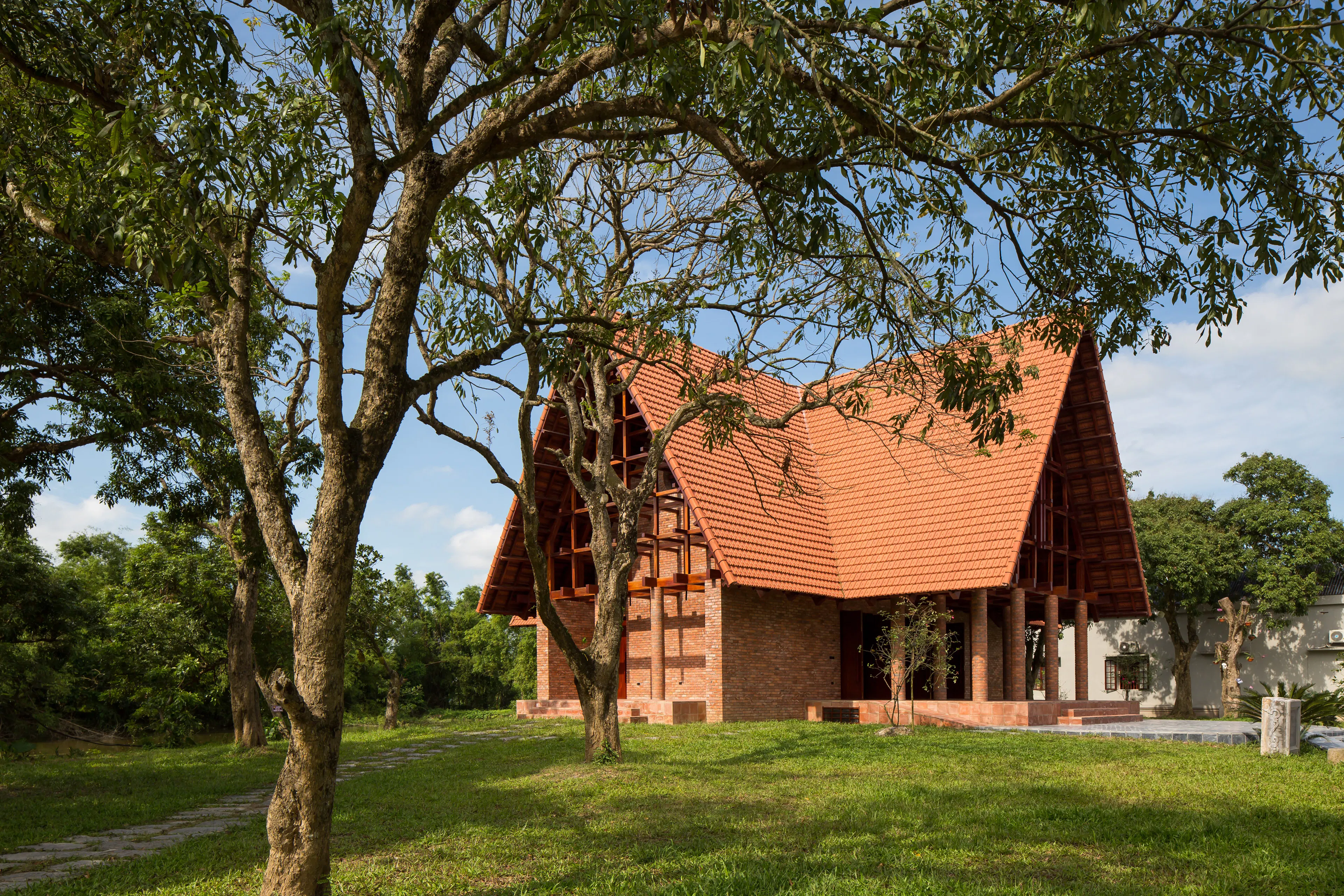 Tieudongthuong Shrine