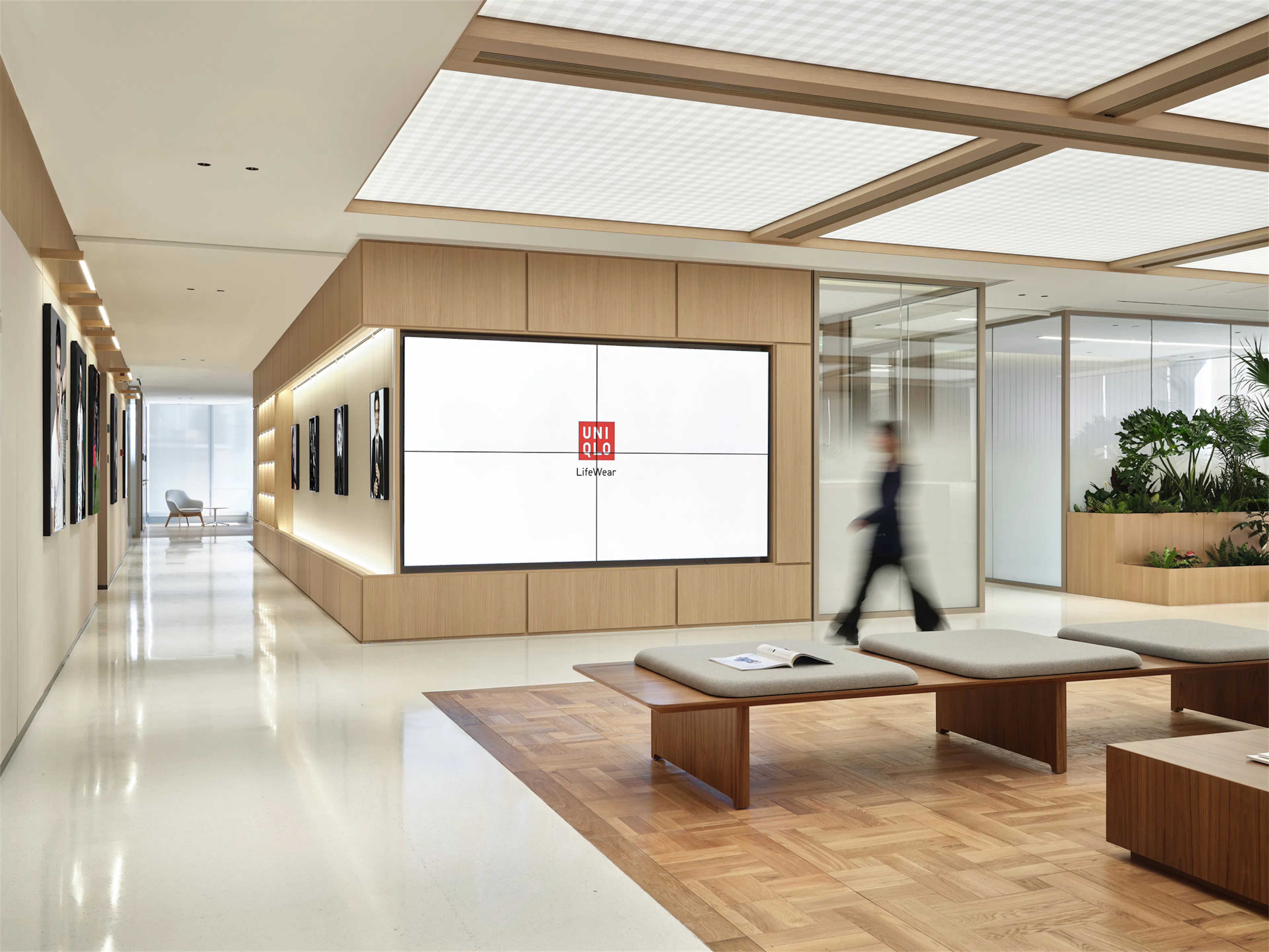 Offic of FAST RETAILING (CN) — 2