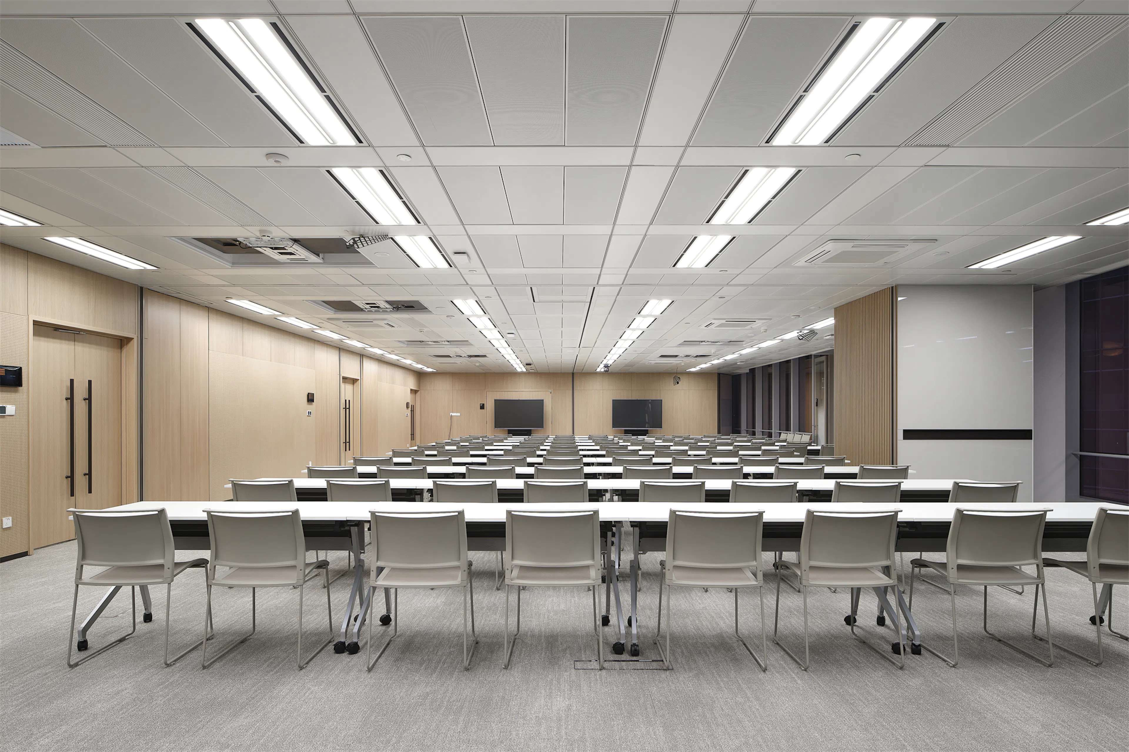 Offic of FAST RETAILING (CN) — 8