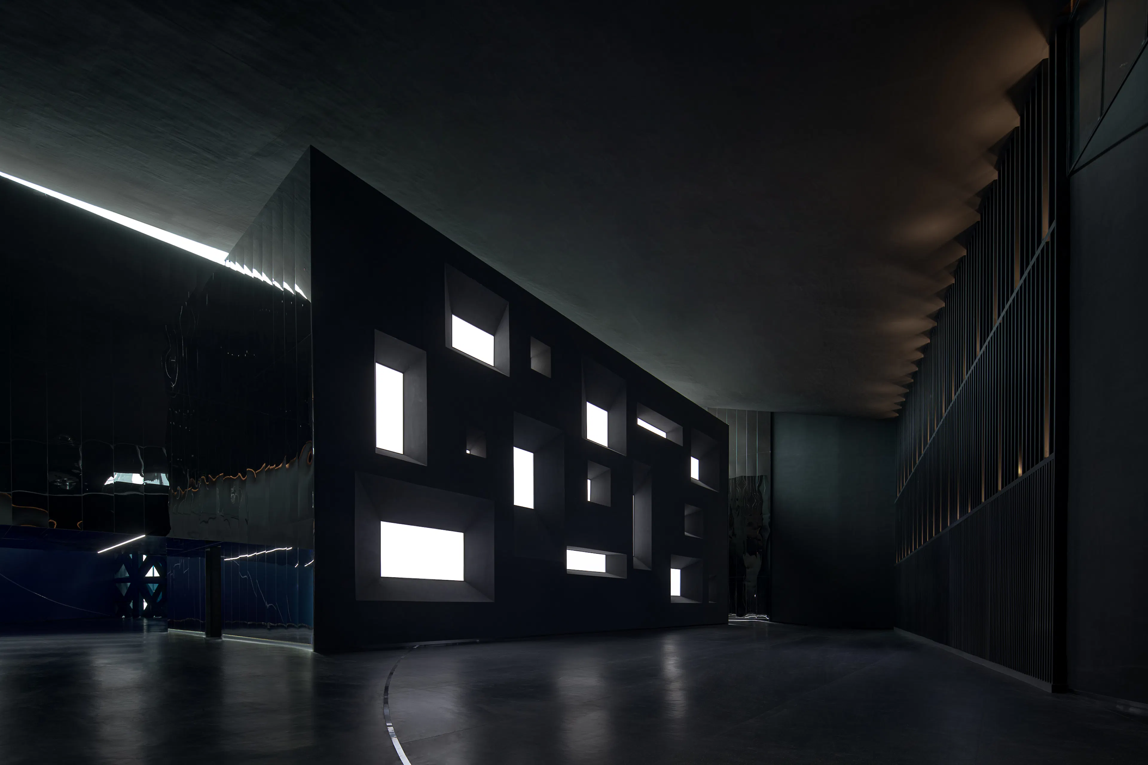 Maiji Mountain Area Tourist Service Center — 23