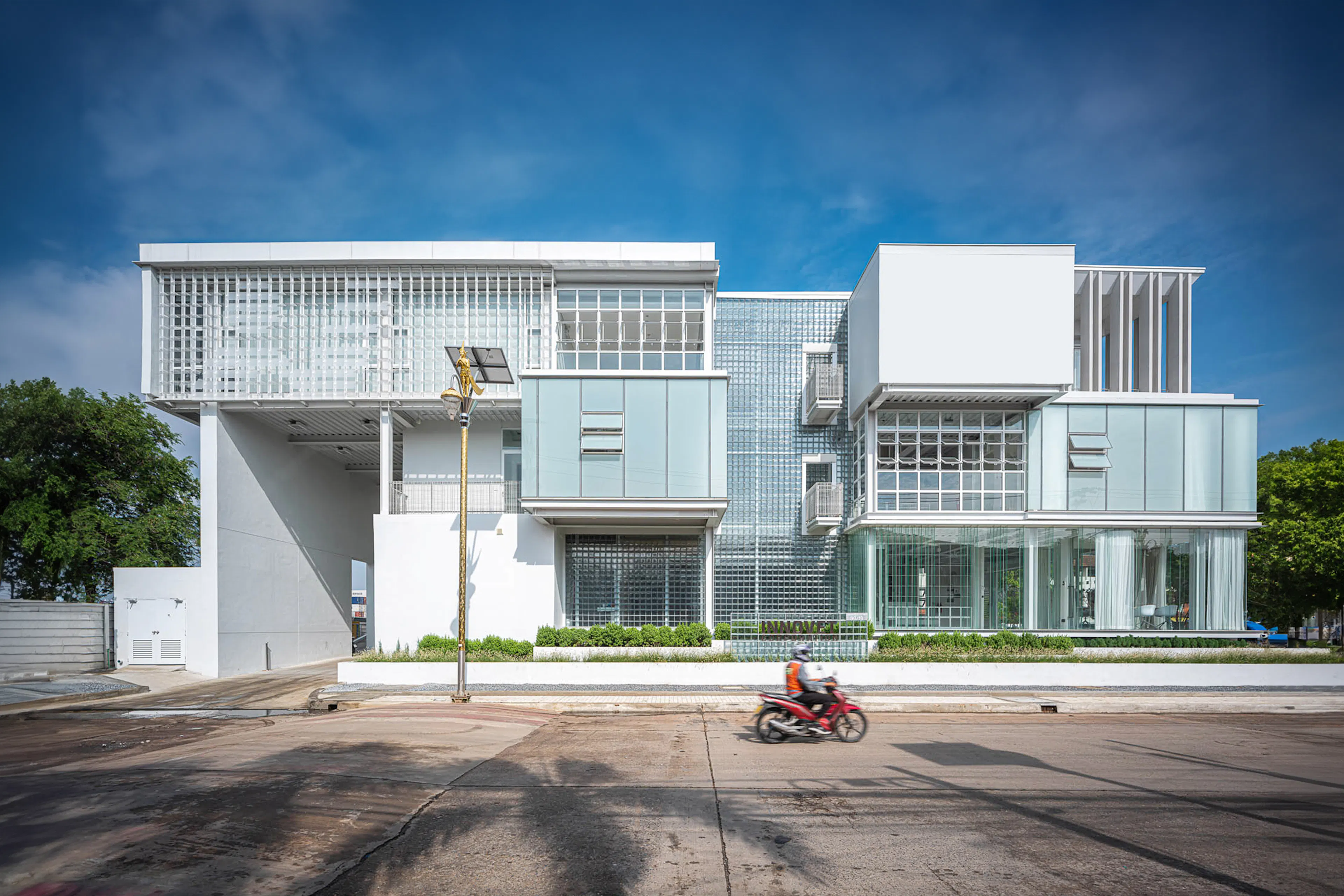 Where's House Warehouse — 3