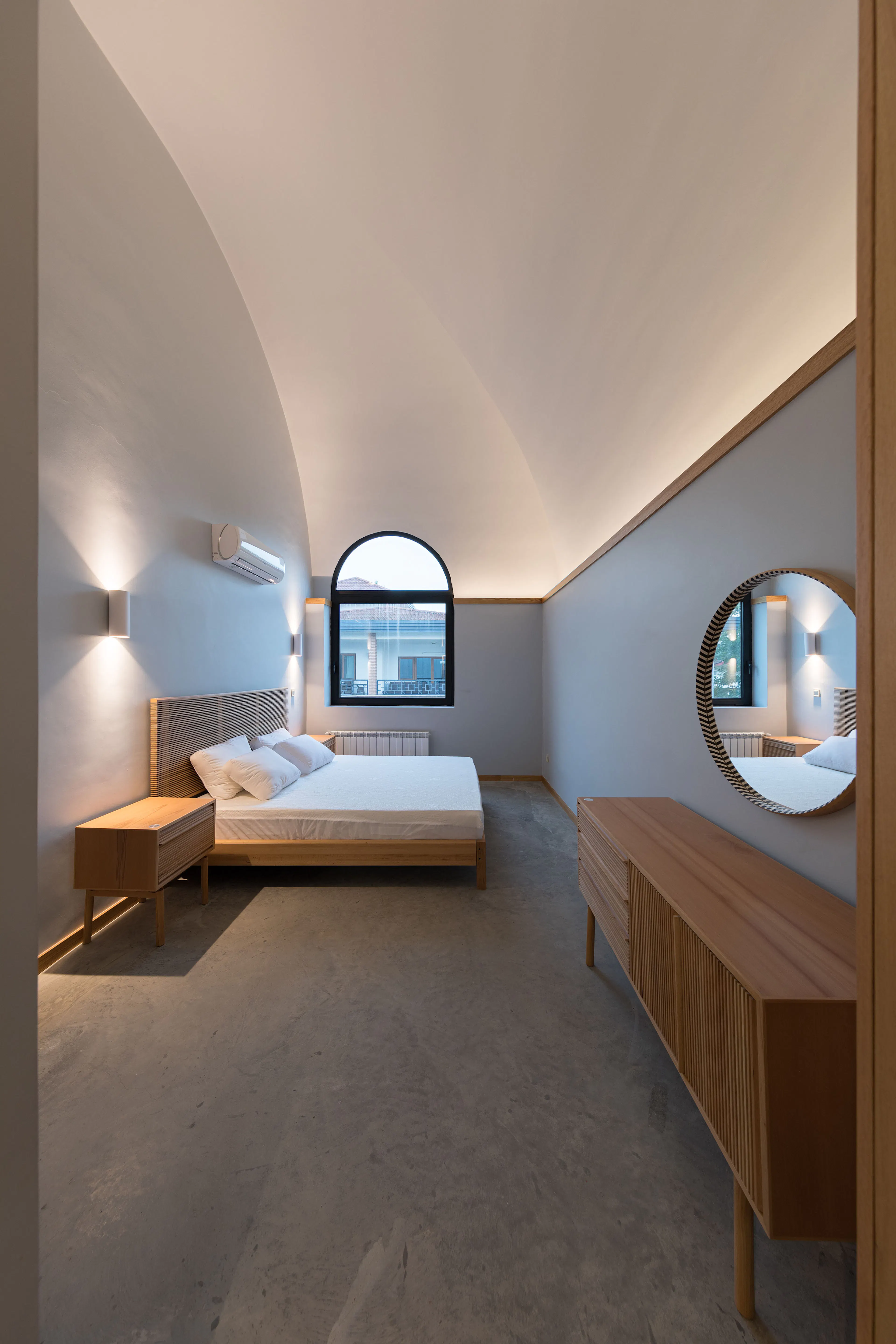 Vault on vault — 4