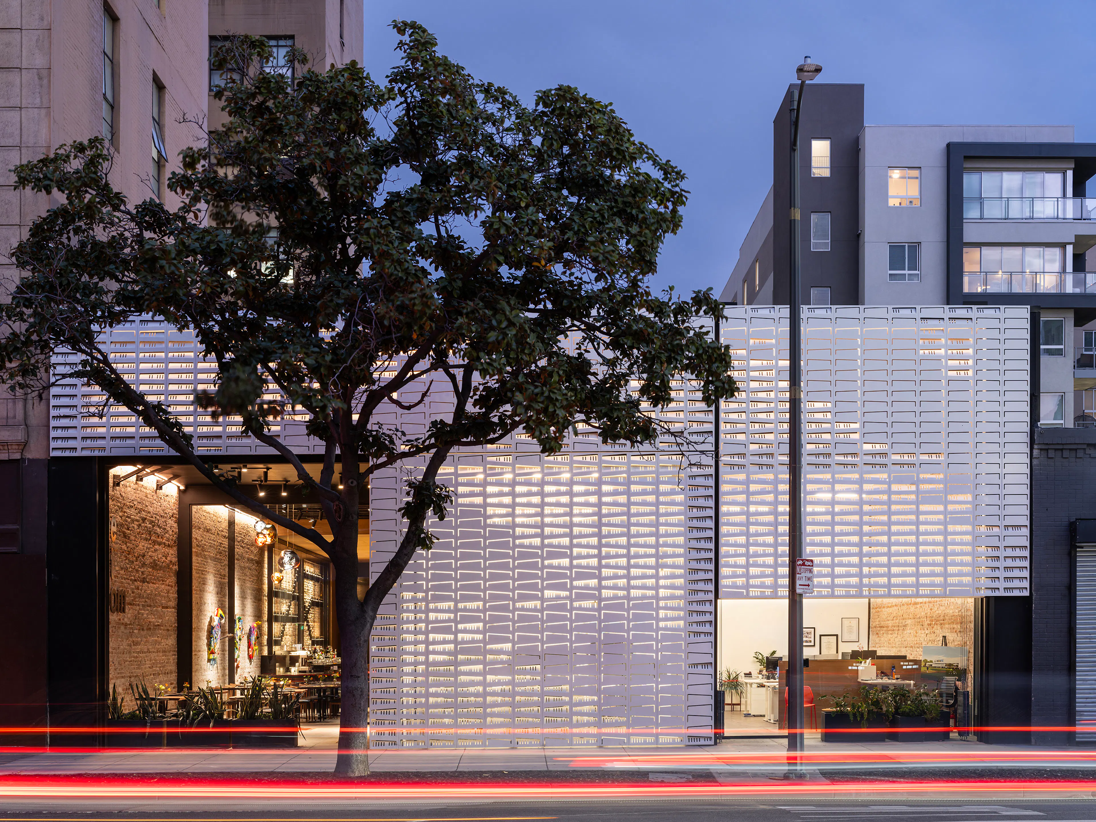 AUX Studio & the art room Café & Gallery