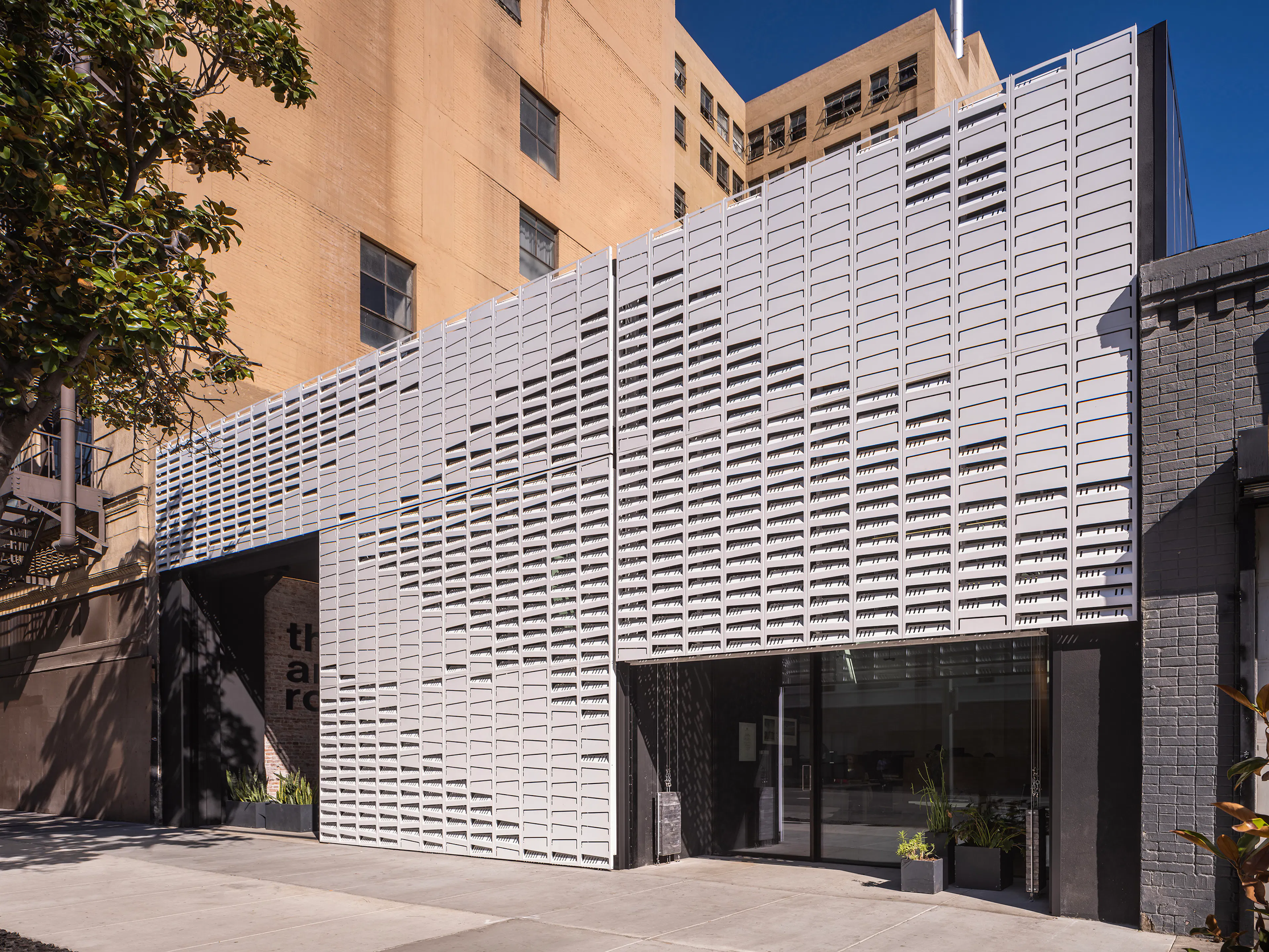 AUX Studio & the art room Café & Gallery — 2