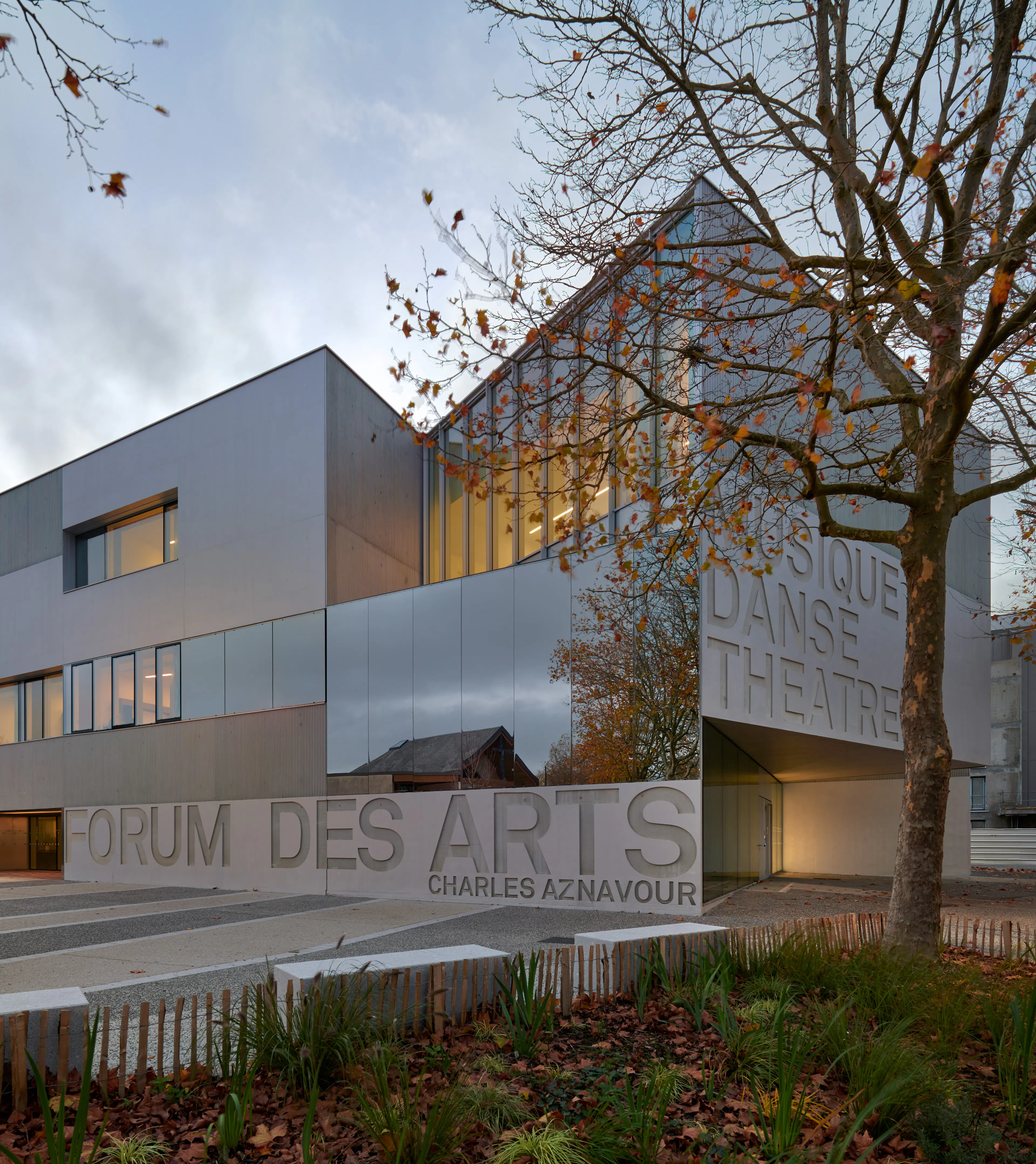 ‘Charles Aznavour’ conservatoire of music, theatre and dance in Montigny-le-Bretonneux — 2