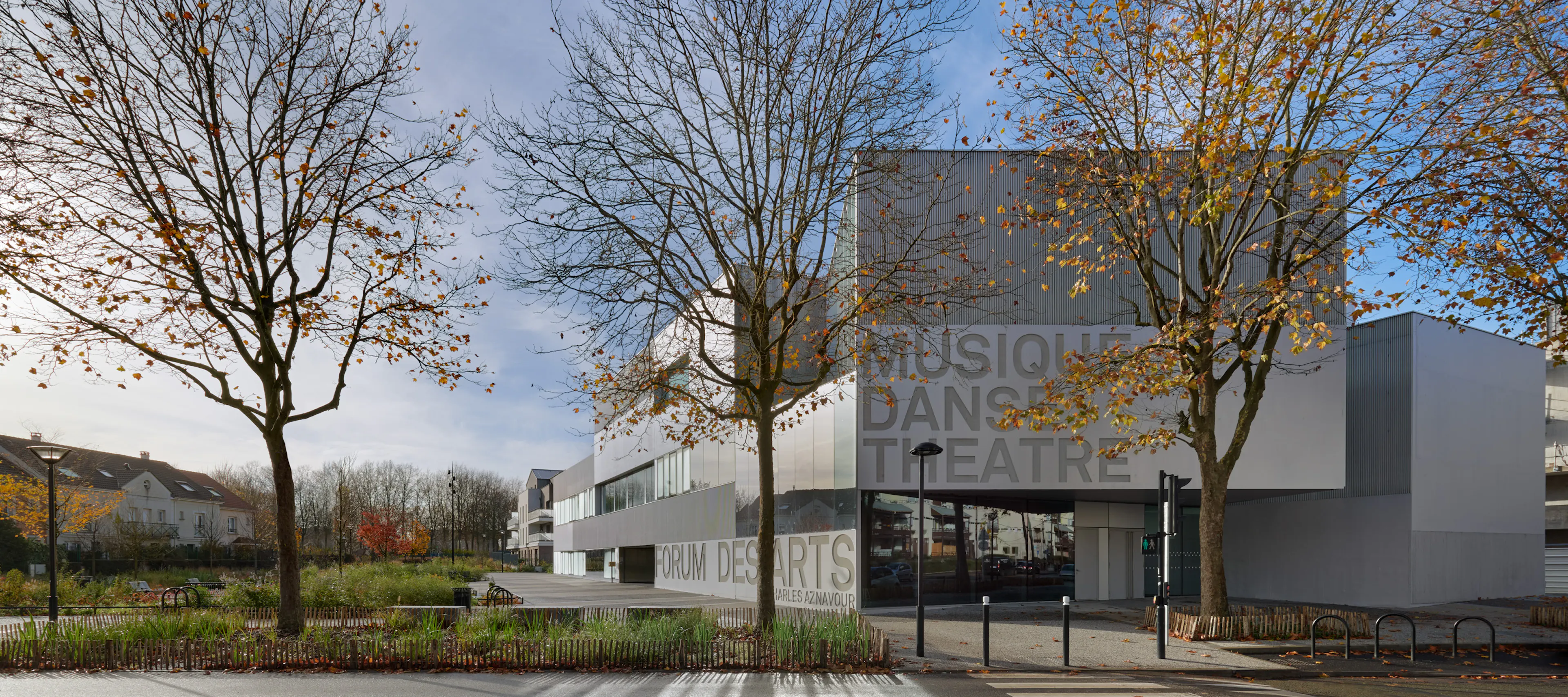 ‘Charles Aznavour’ conservatoire of music, theatre and dance in Montigny-le-Bretonneux — 5