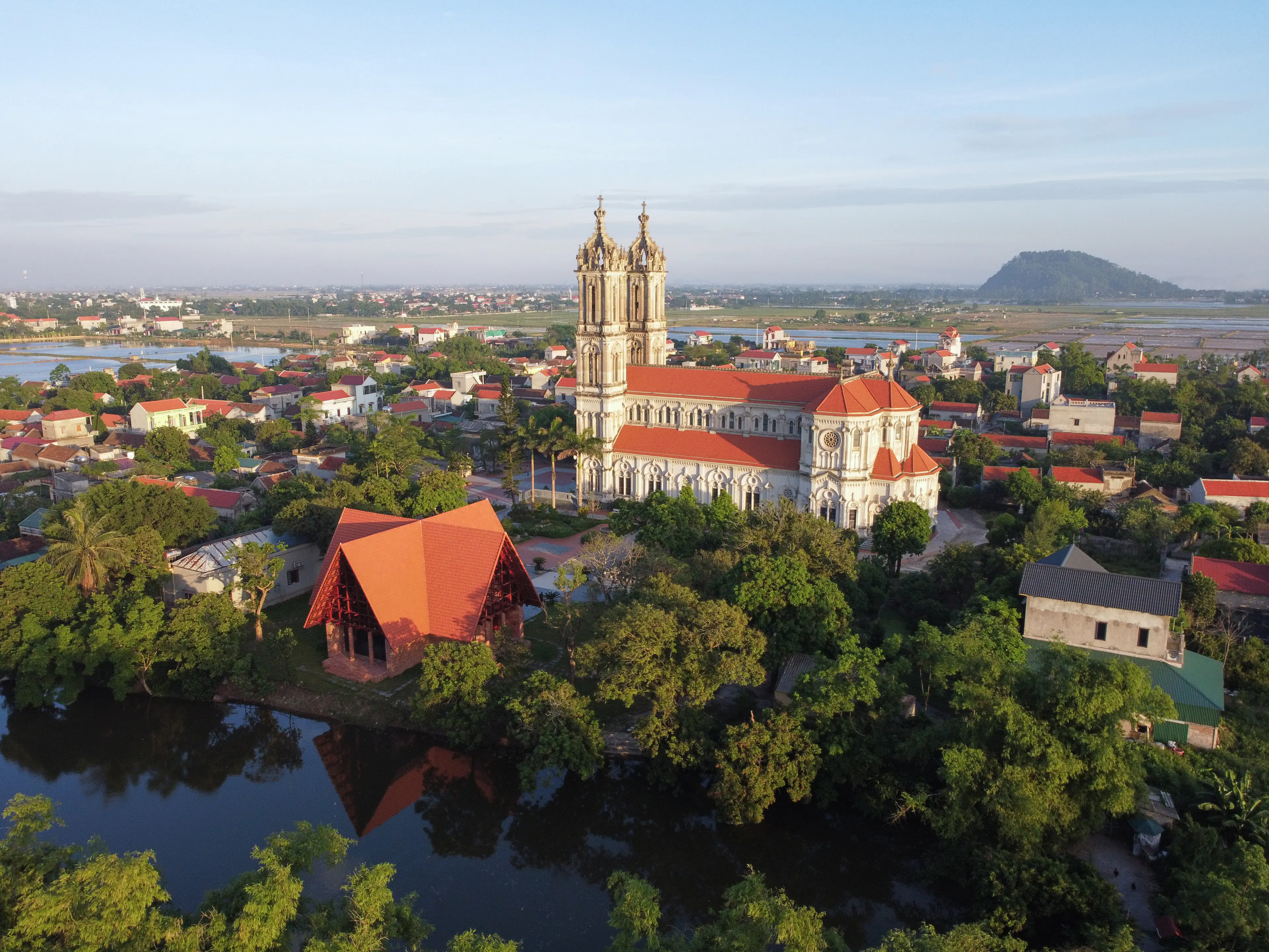 Tieudongthuong Shrine — 1