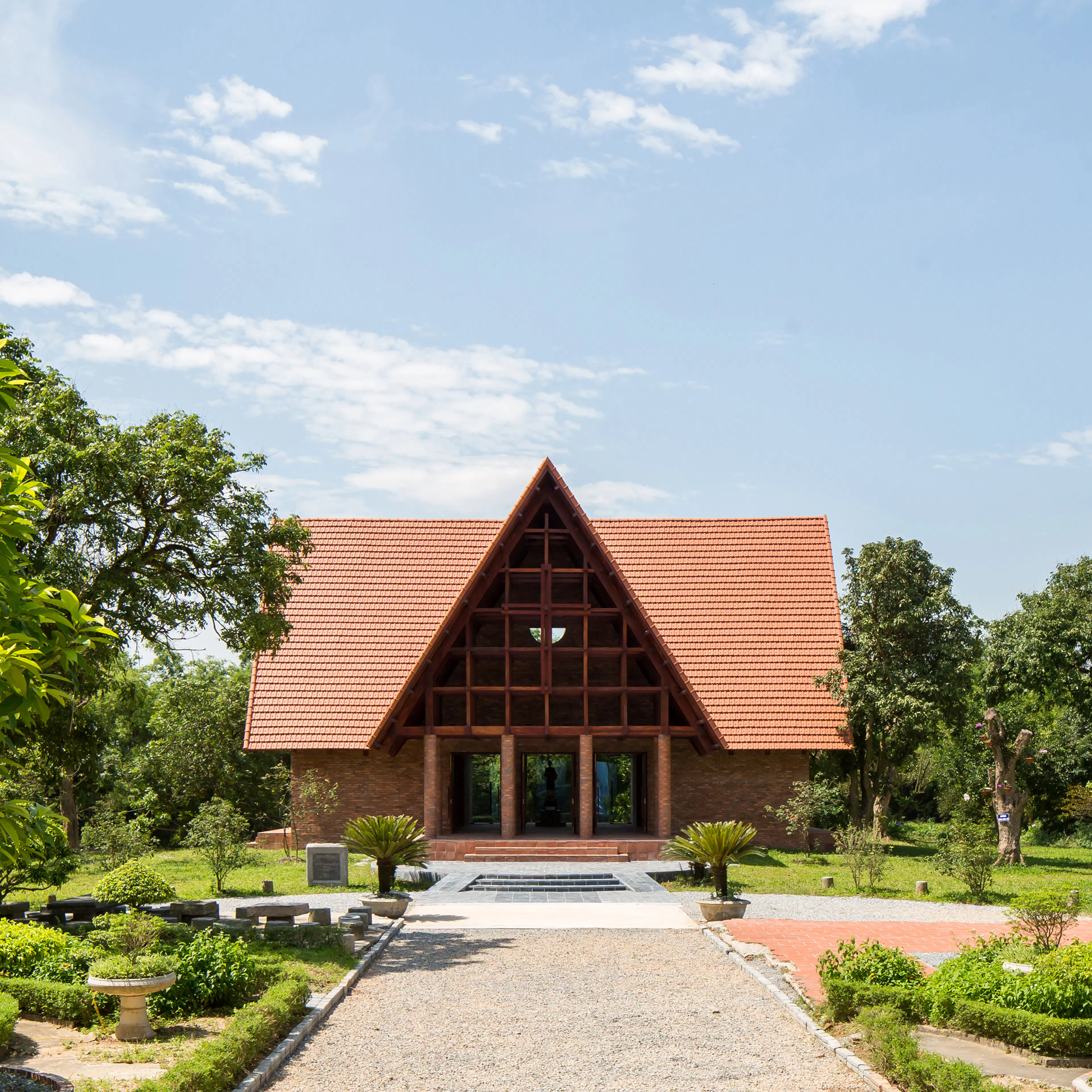 Tieudongthuong Shrine — 5
