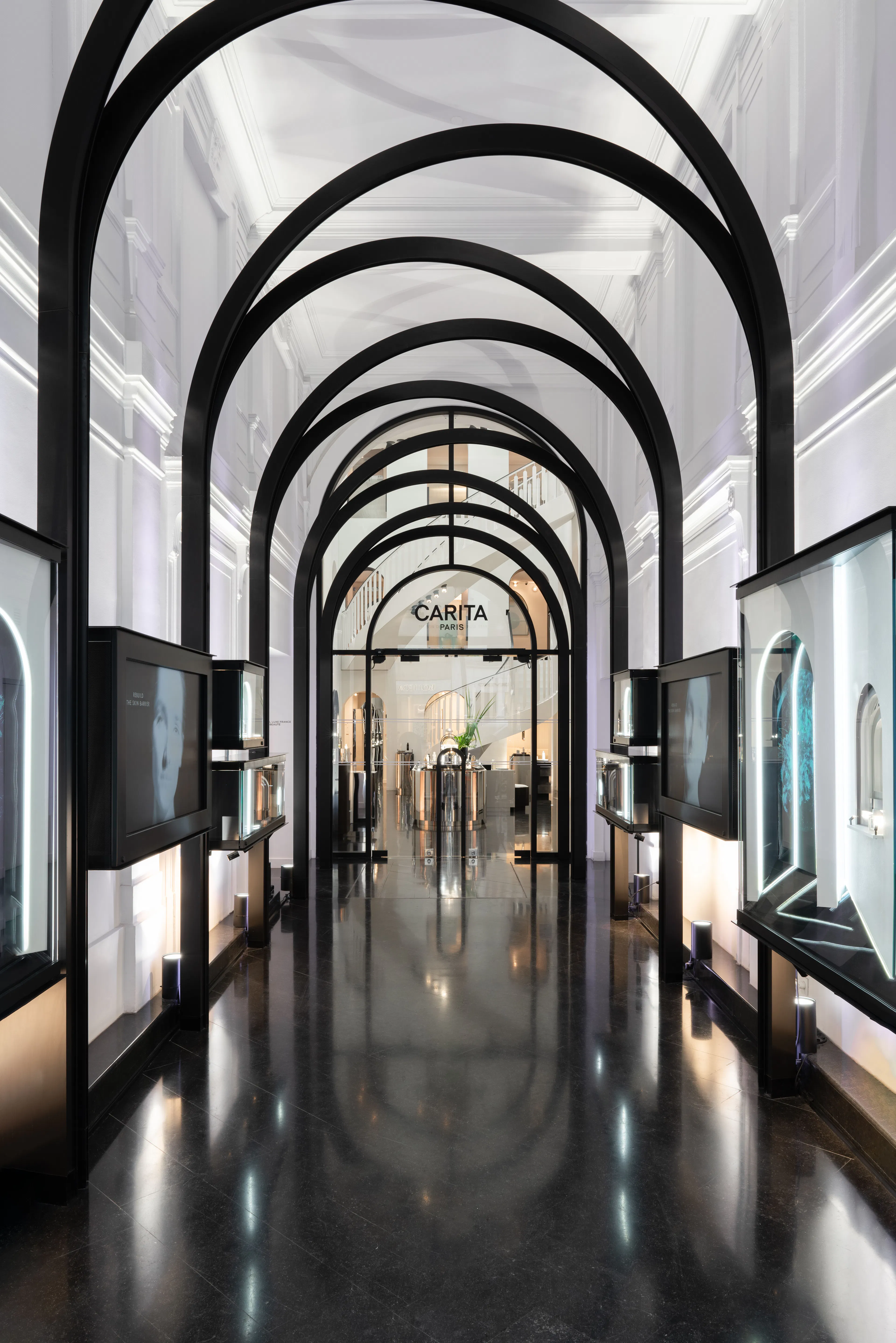 La Maison de Beauté Carita, L'Oréal-Luxe — 1