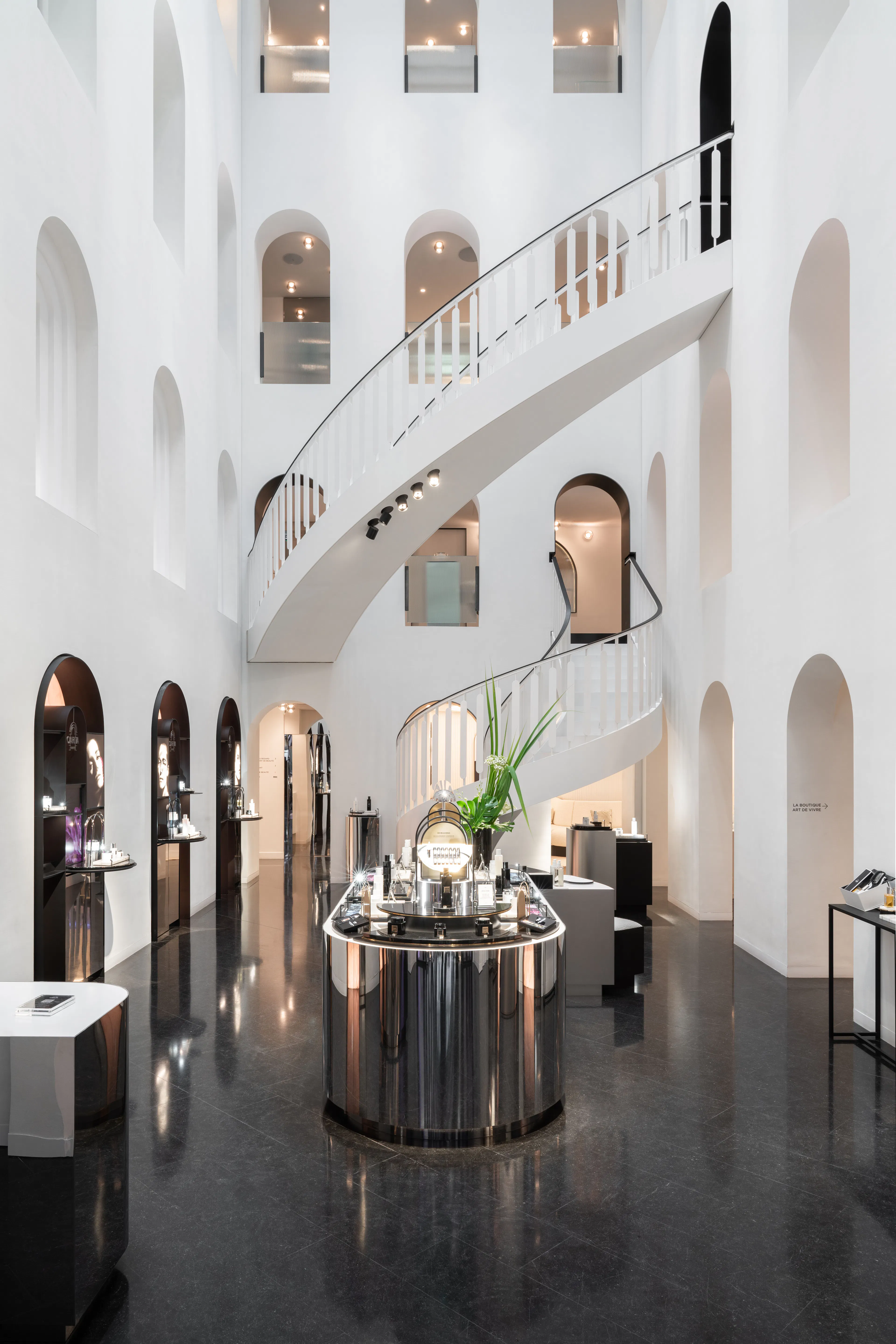 La Maison de Beauté Carita, L'Oréal-Luxe — 2