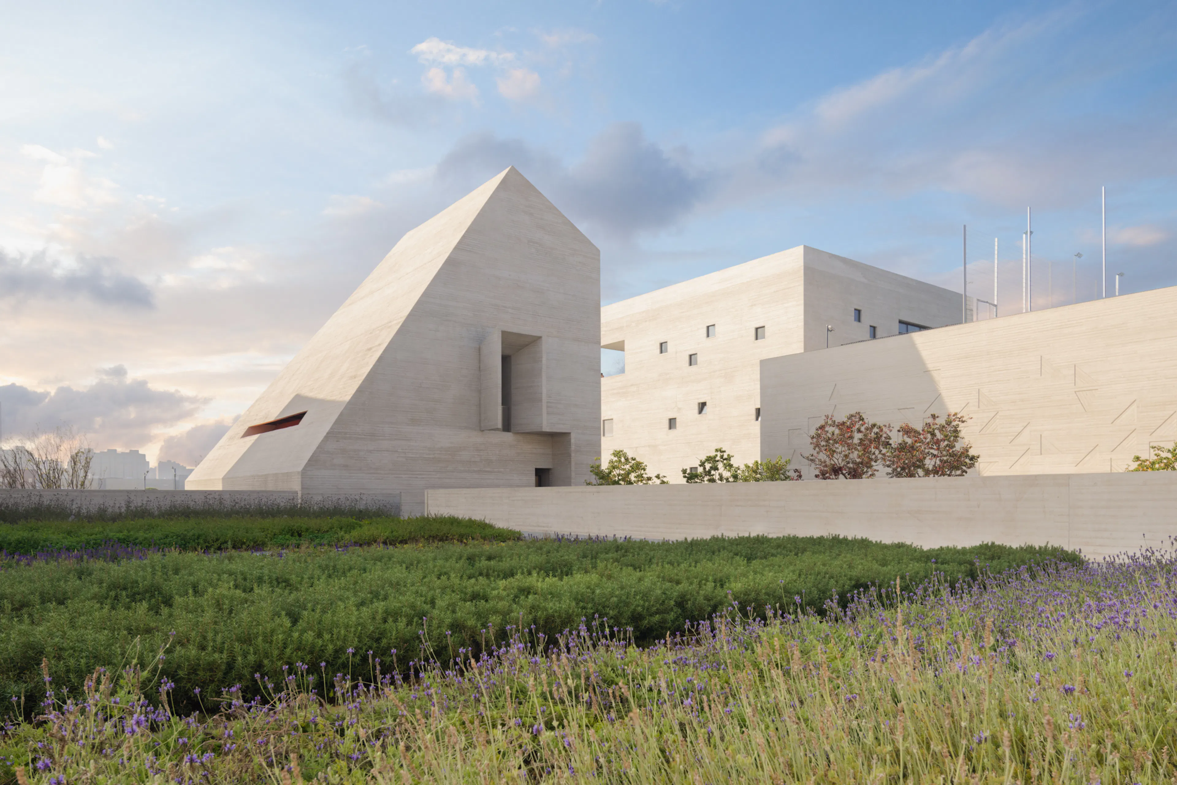 Suzhou Mountain Kingston Bilingual School — 9