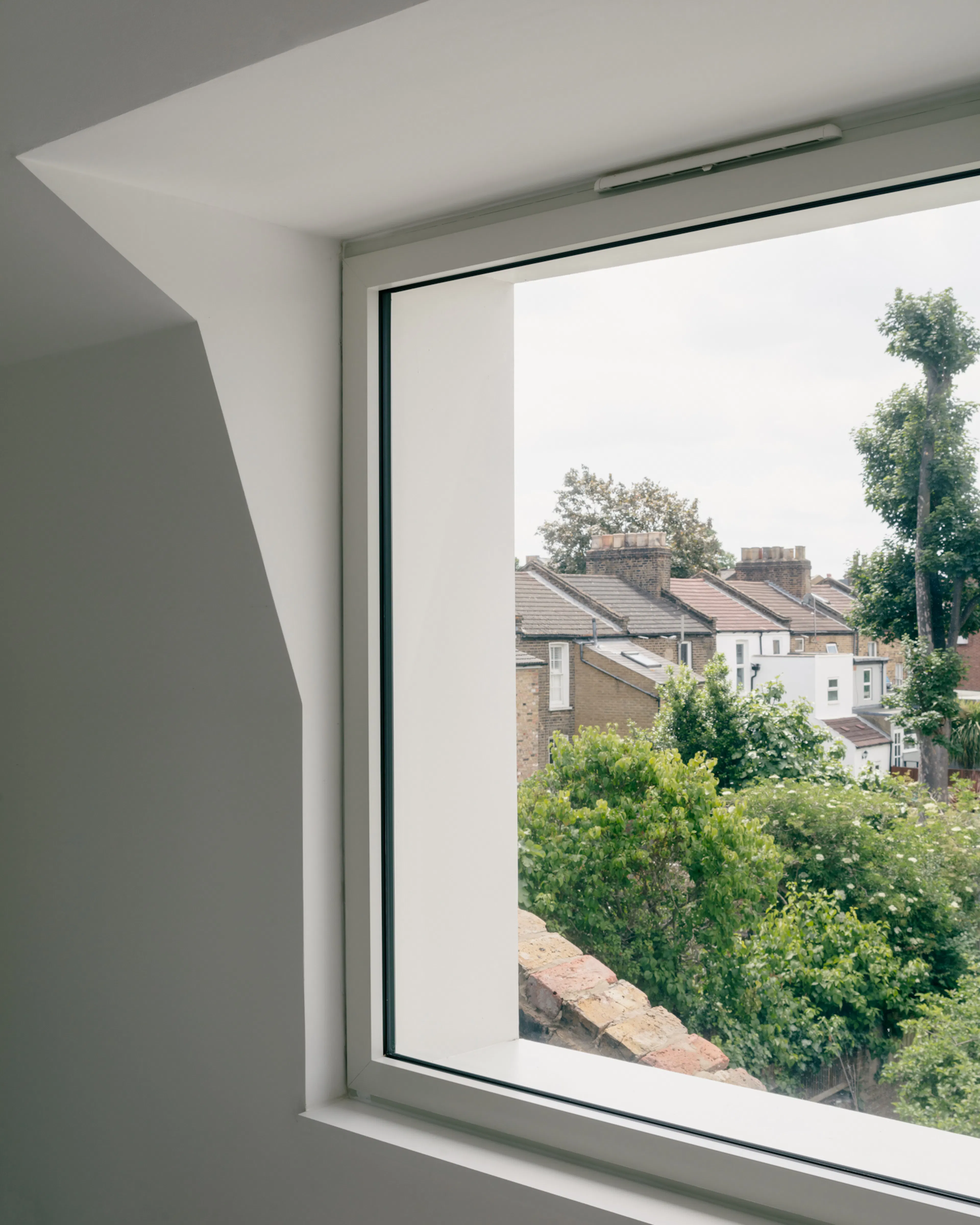 White Patio House — 25