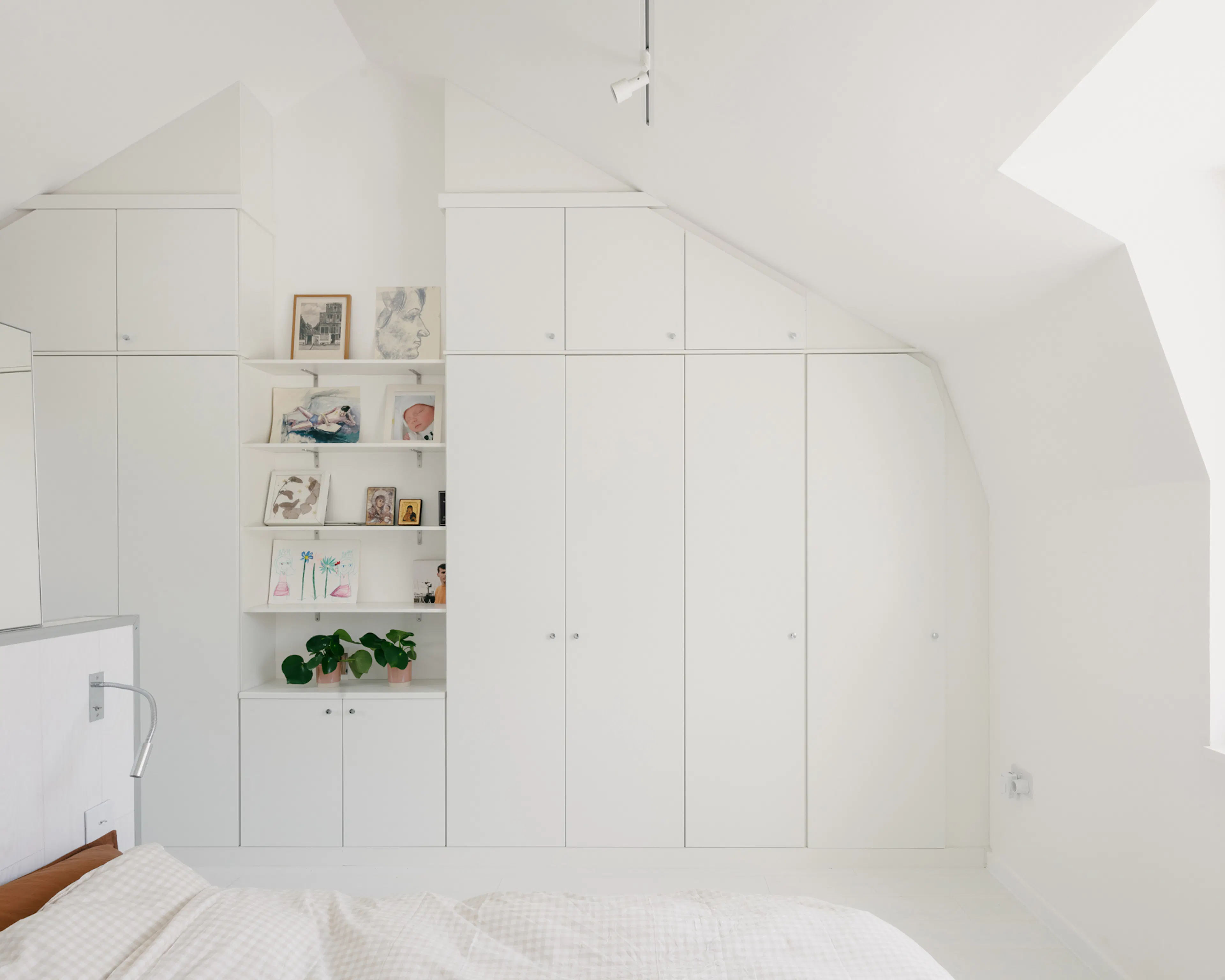 White Patio House — 27