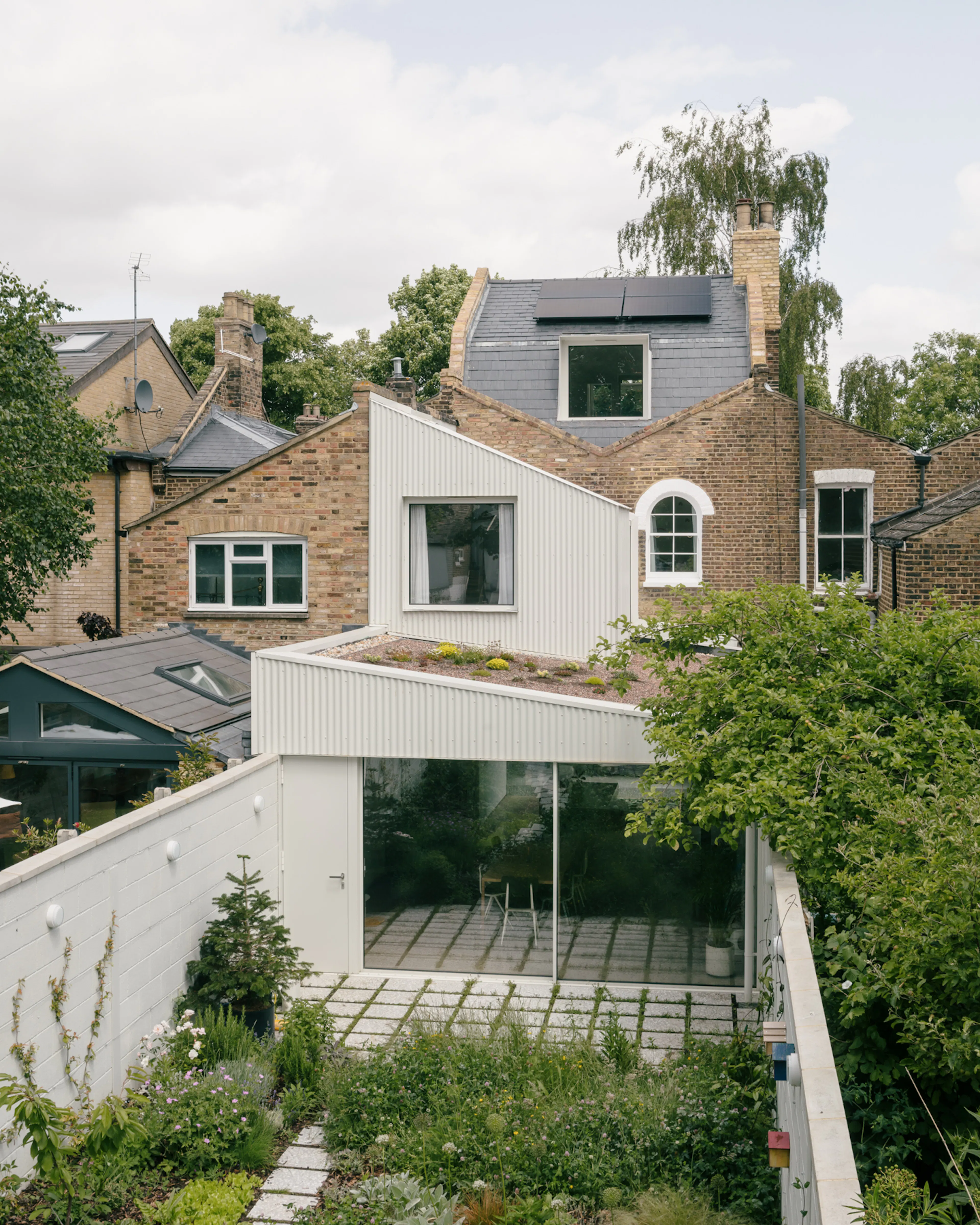 White Patio House — 29