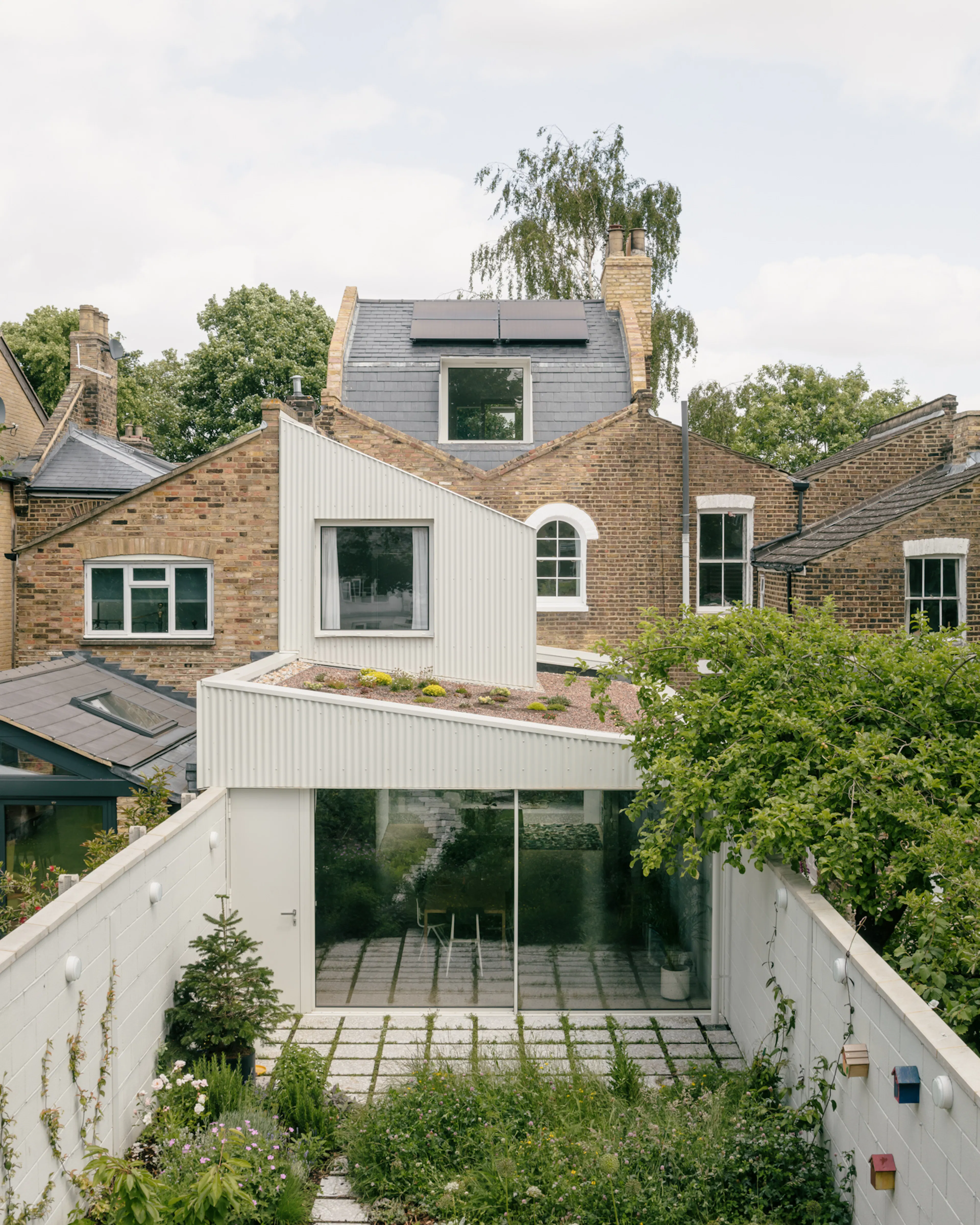 White Patio House — 30