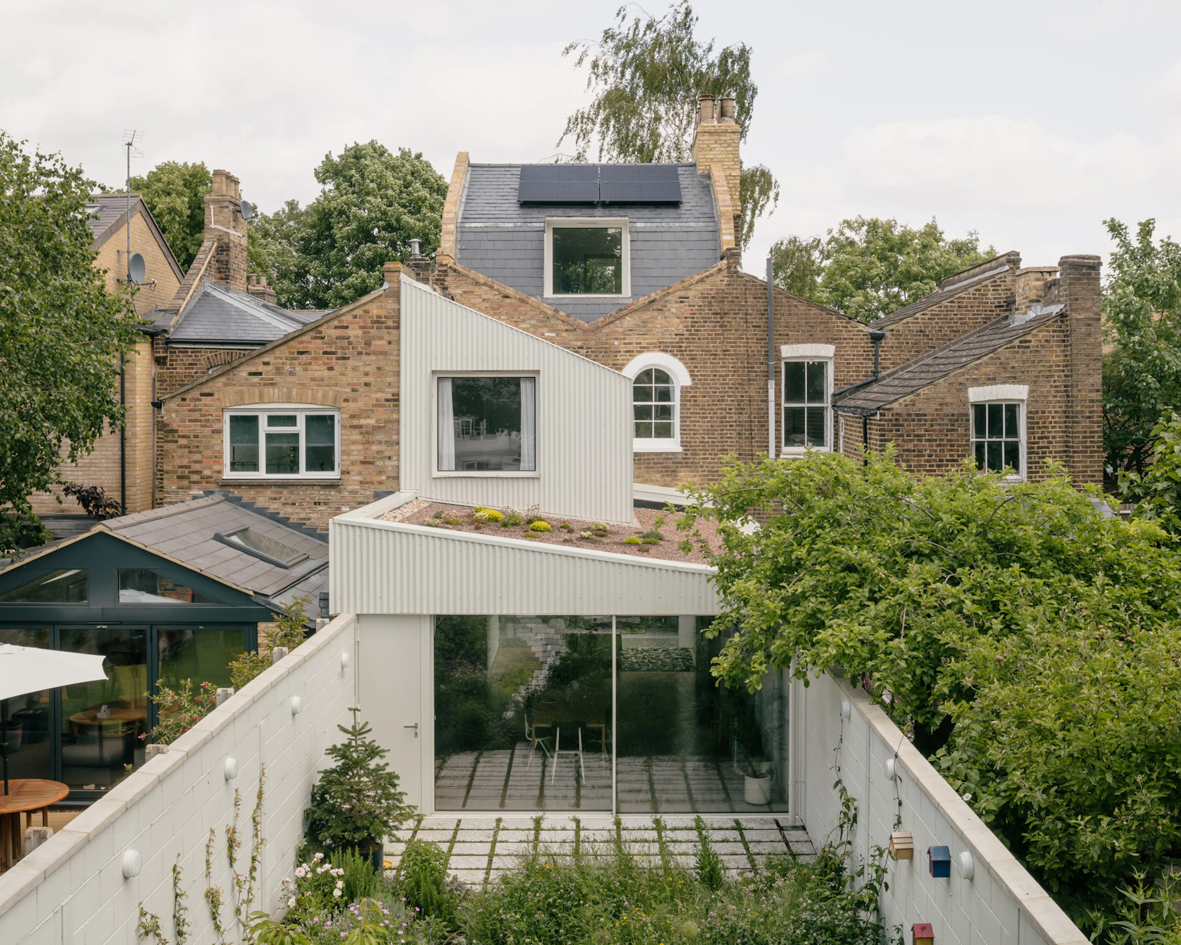 White Patio House — 31