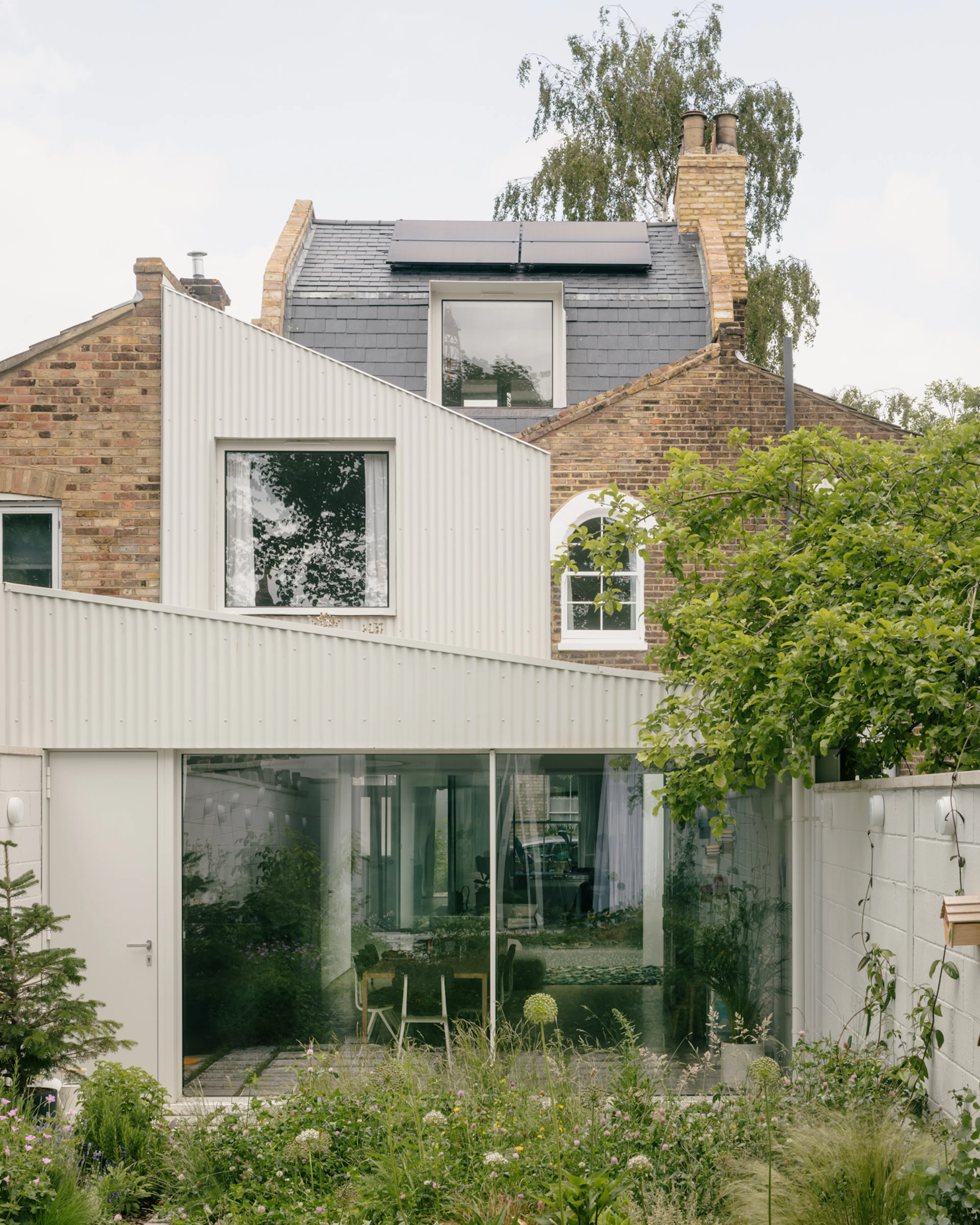 White Patio House — 33