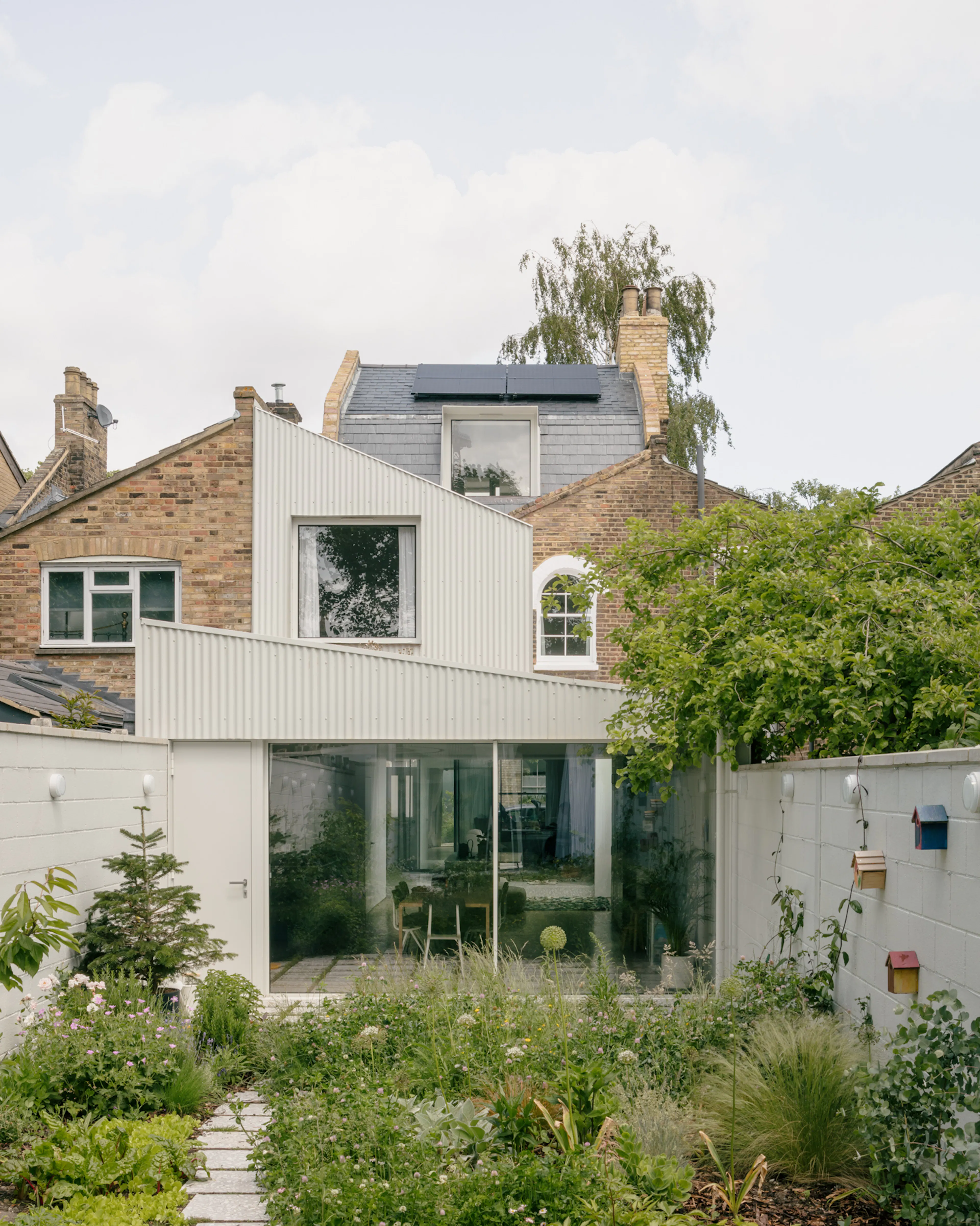 White Patio House — 34